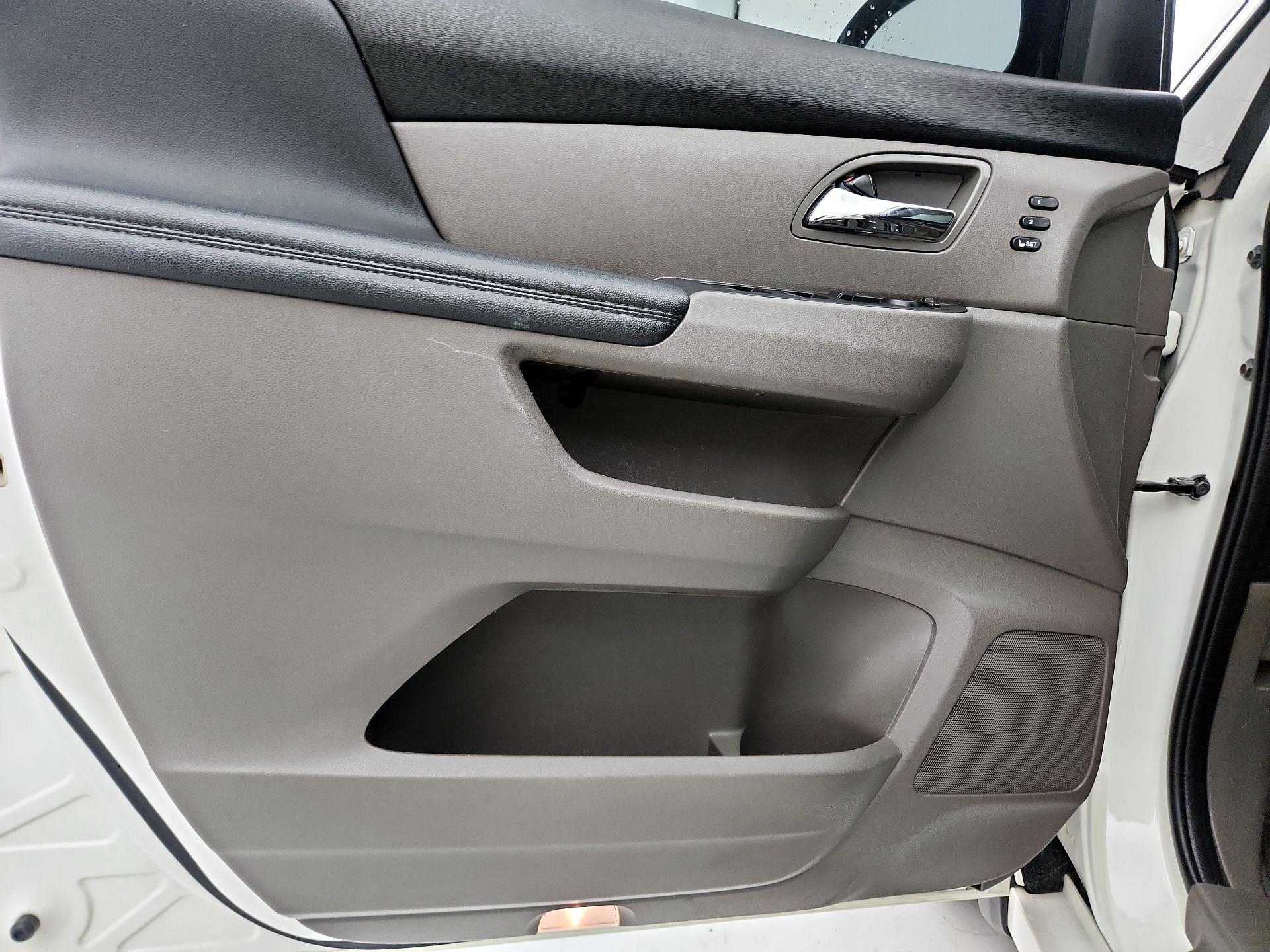 Thumbnail: 2015 Honda Odyssey - 12