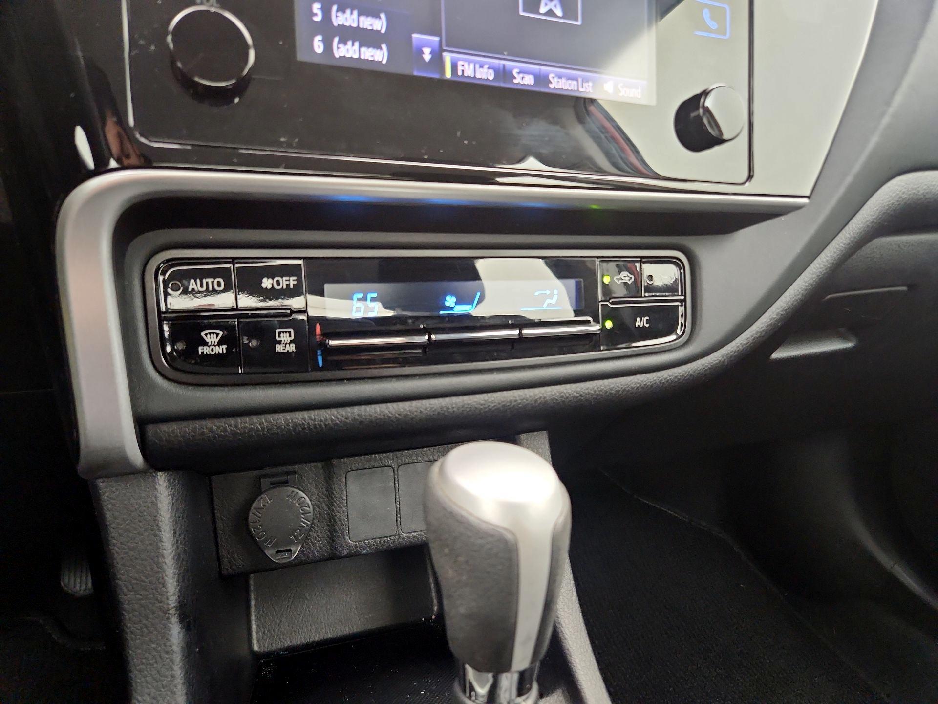 Thumbnail: 2019 Toyota Corolla - 16