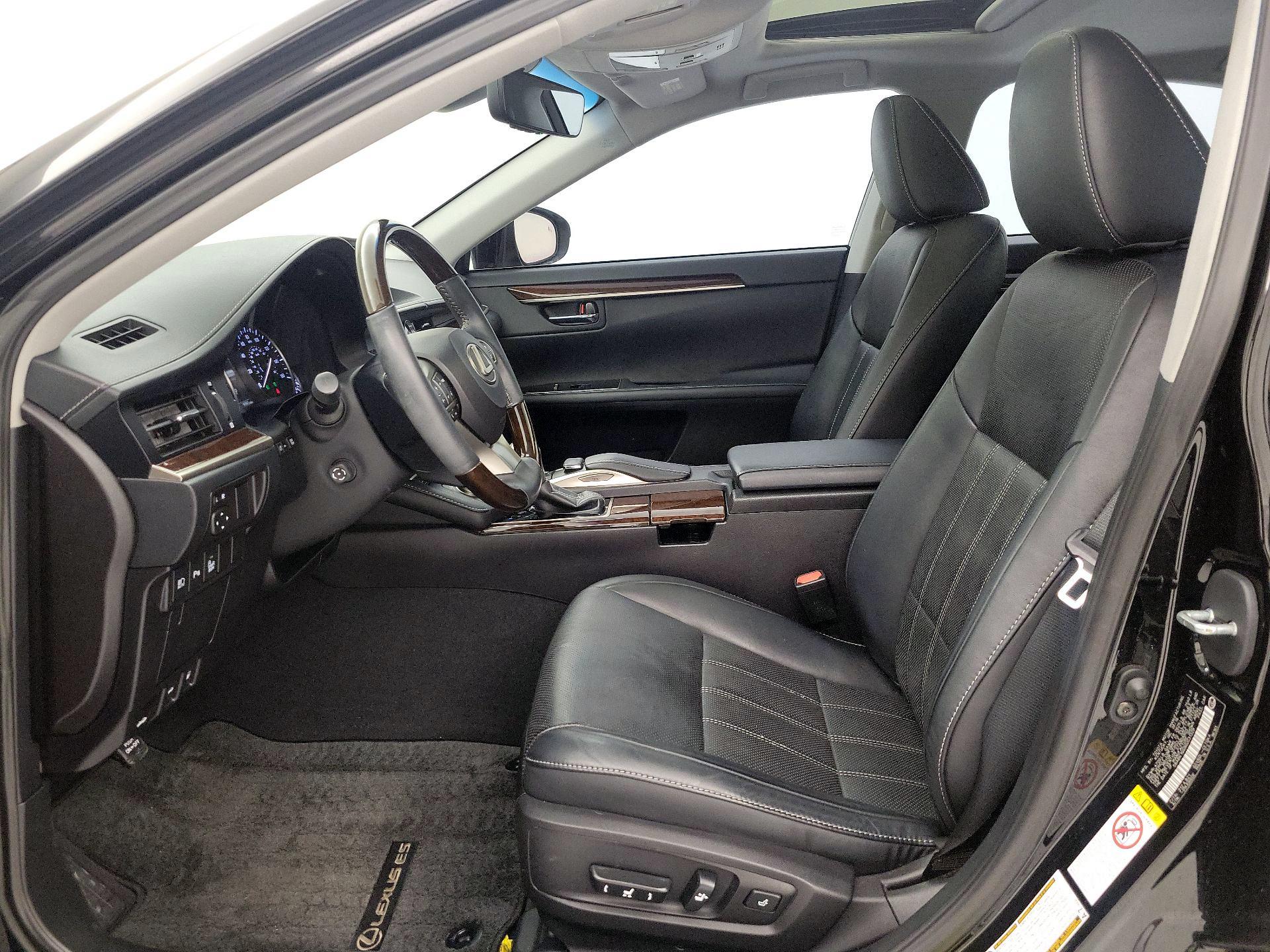 Thumbnail: 2016 Lexus ES - 11