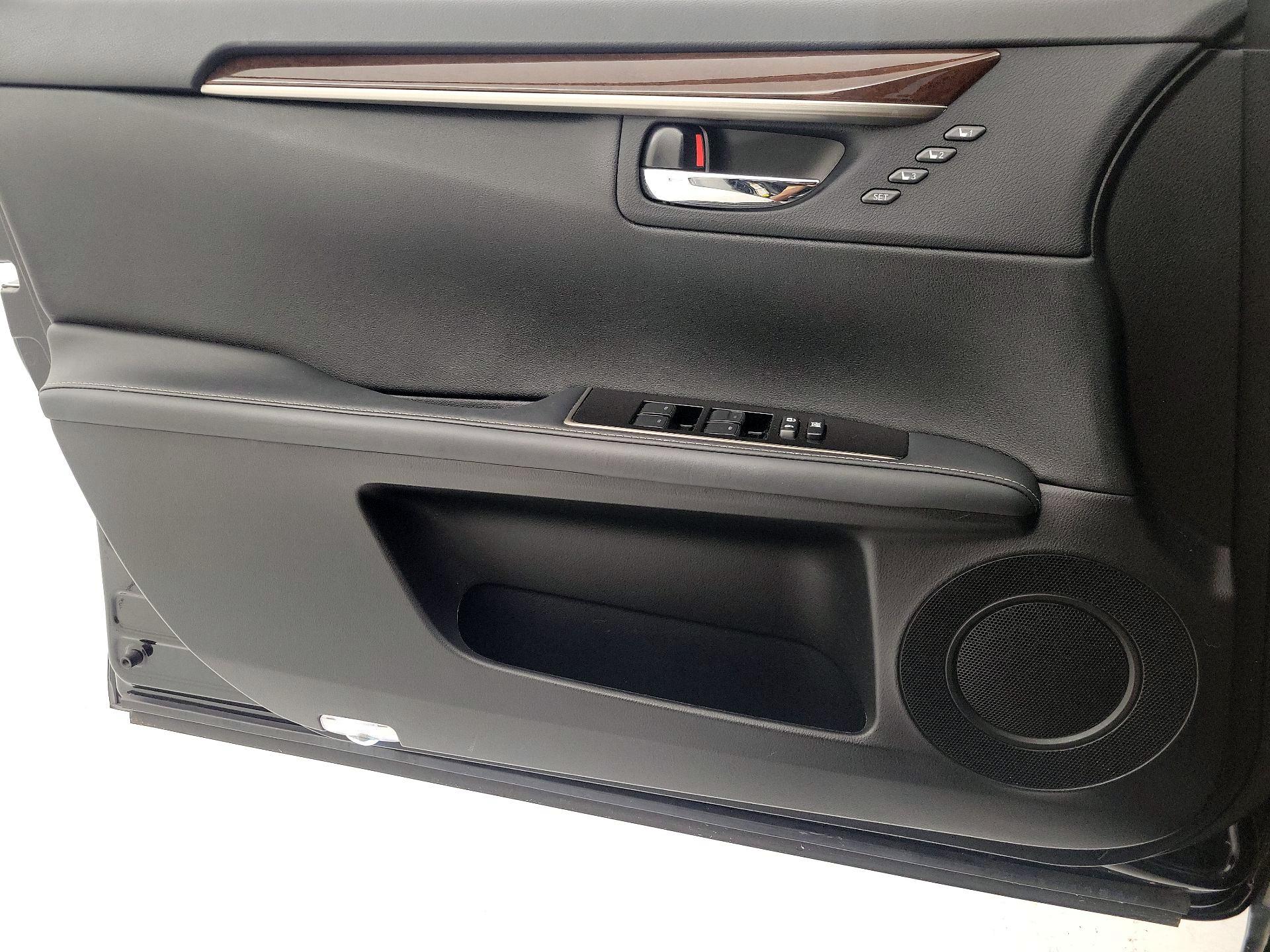 Thumbnail: 2016 Lexus ES - 12