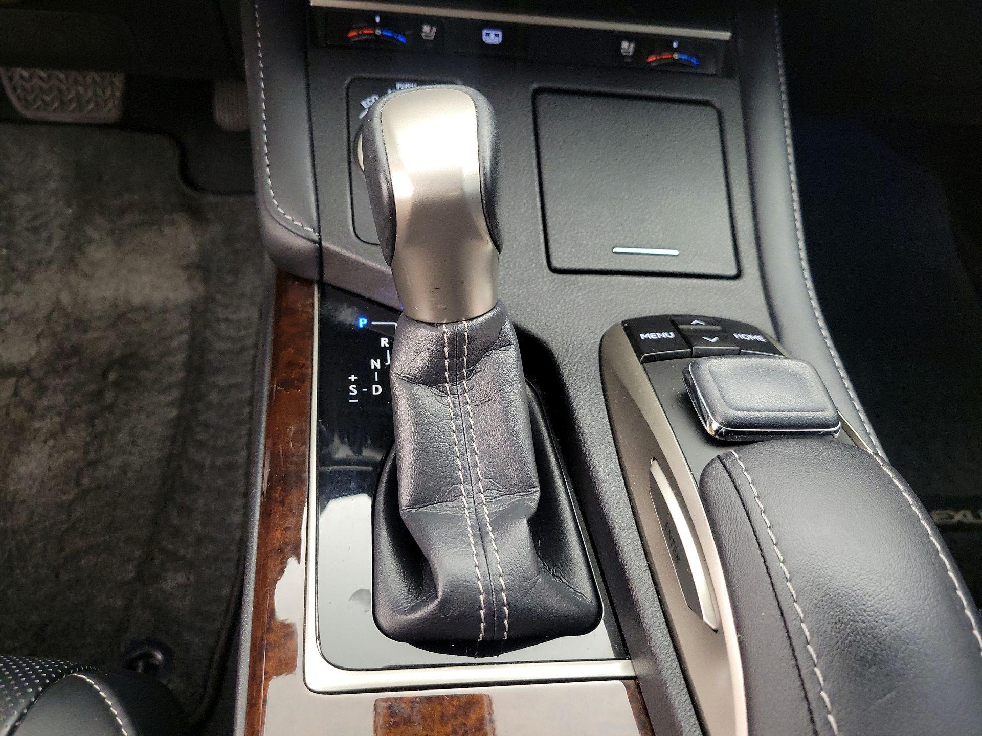 Thumbnail: 2016 Lexus ES - 18