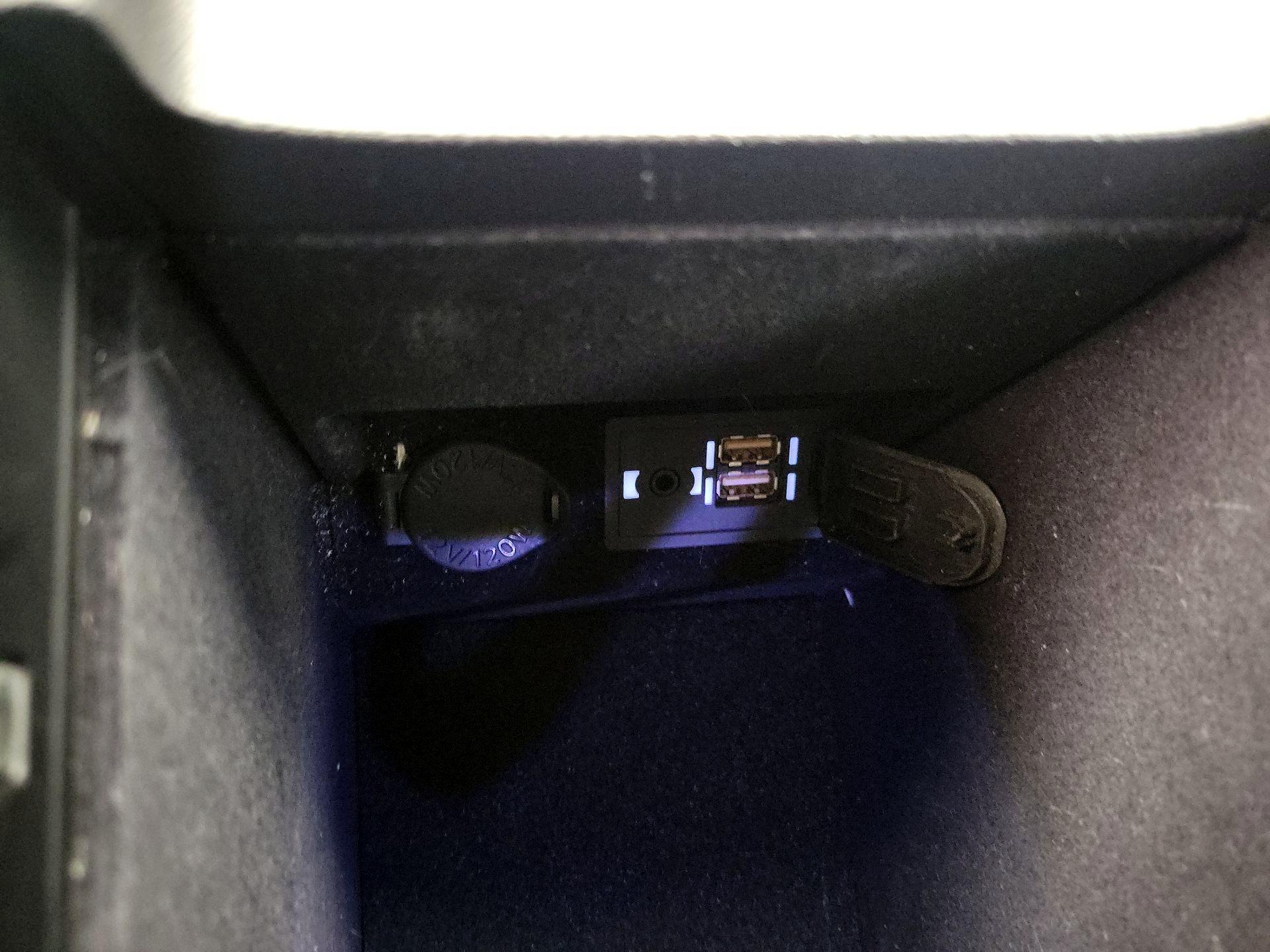 Thumbnail: 2016 Lexus ES - 19