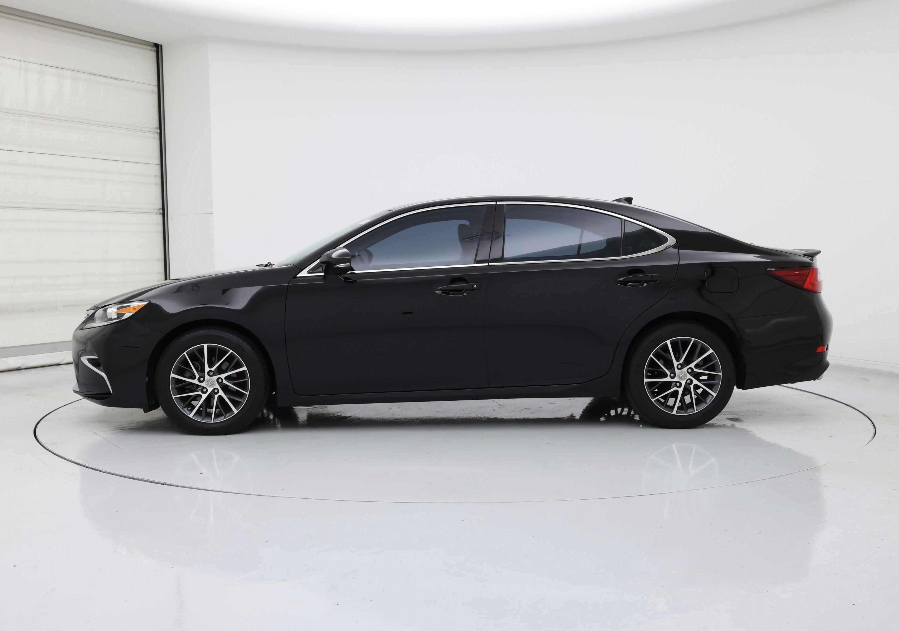 Thumbnail: 2016 Lexus ES - 3