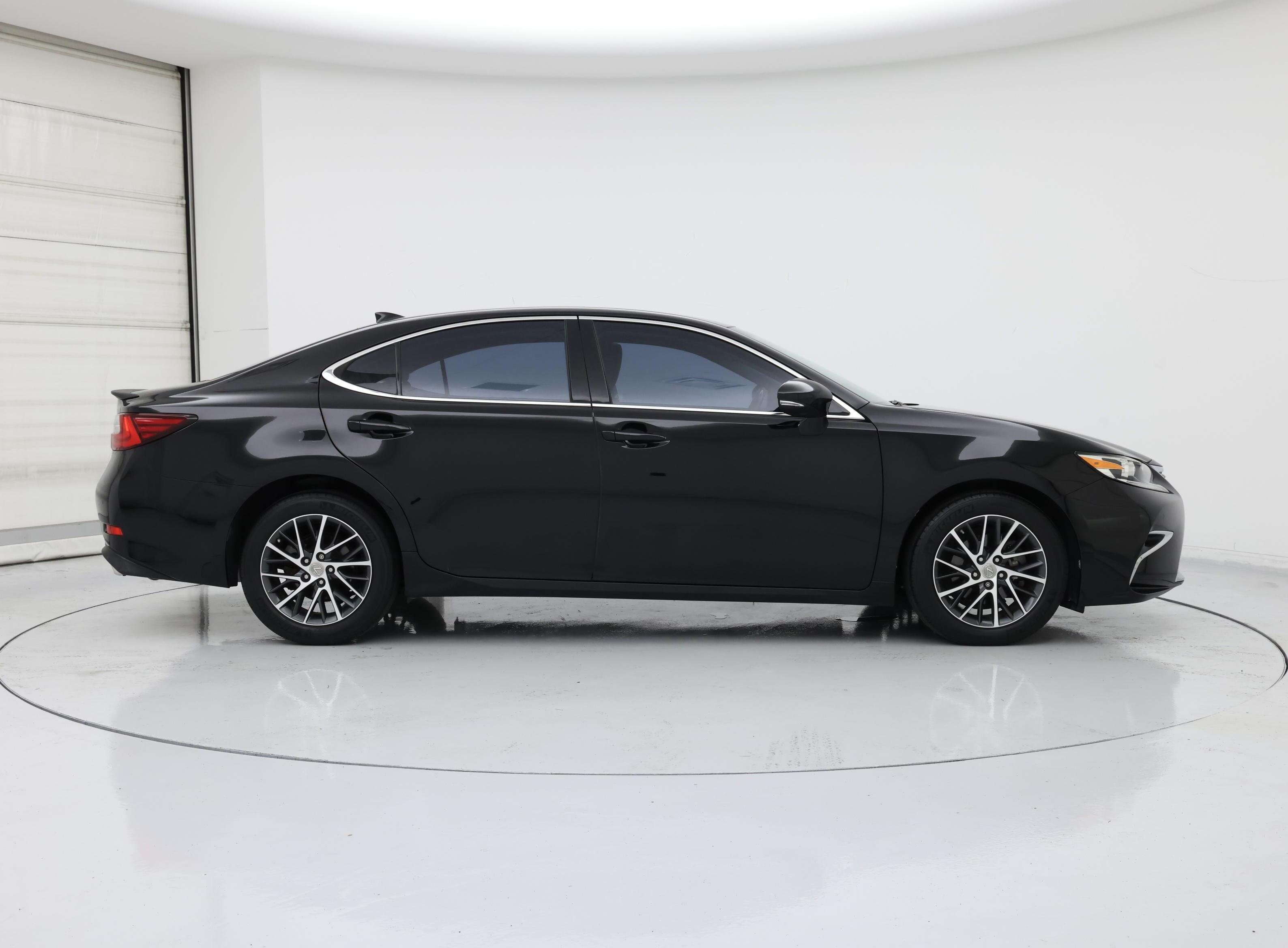 Thumbnail: 2016 Lexus ES - 7