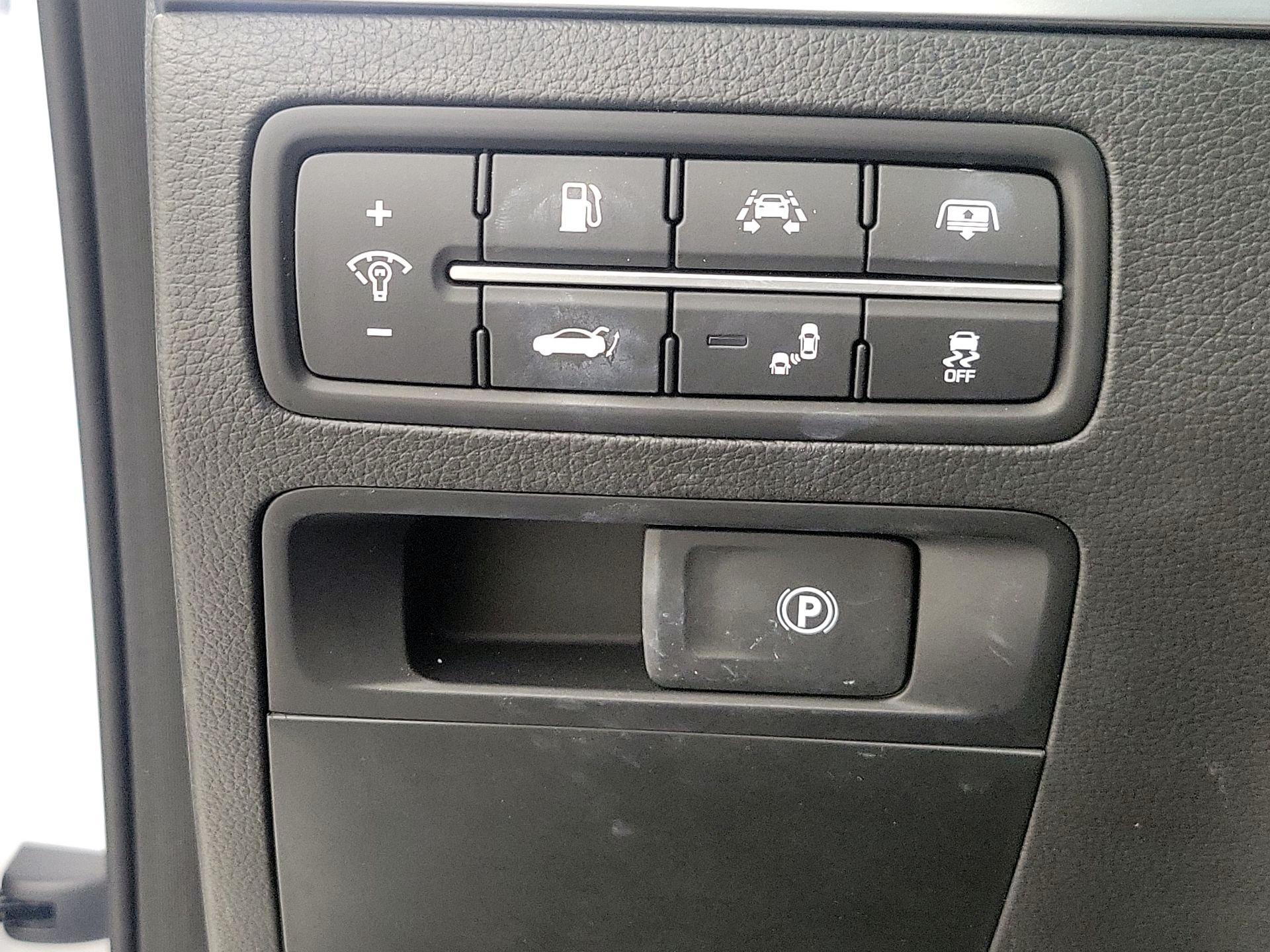 Thumbnail: 2019 Genesis G80 - 13