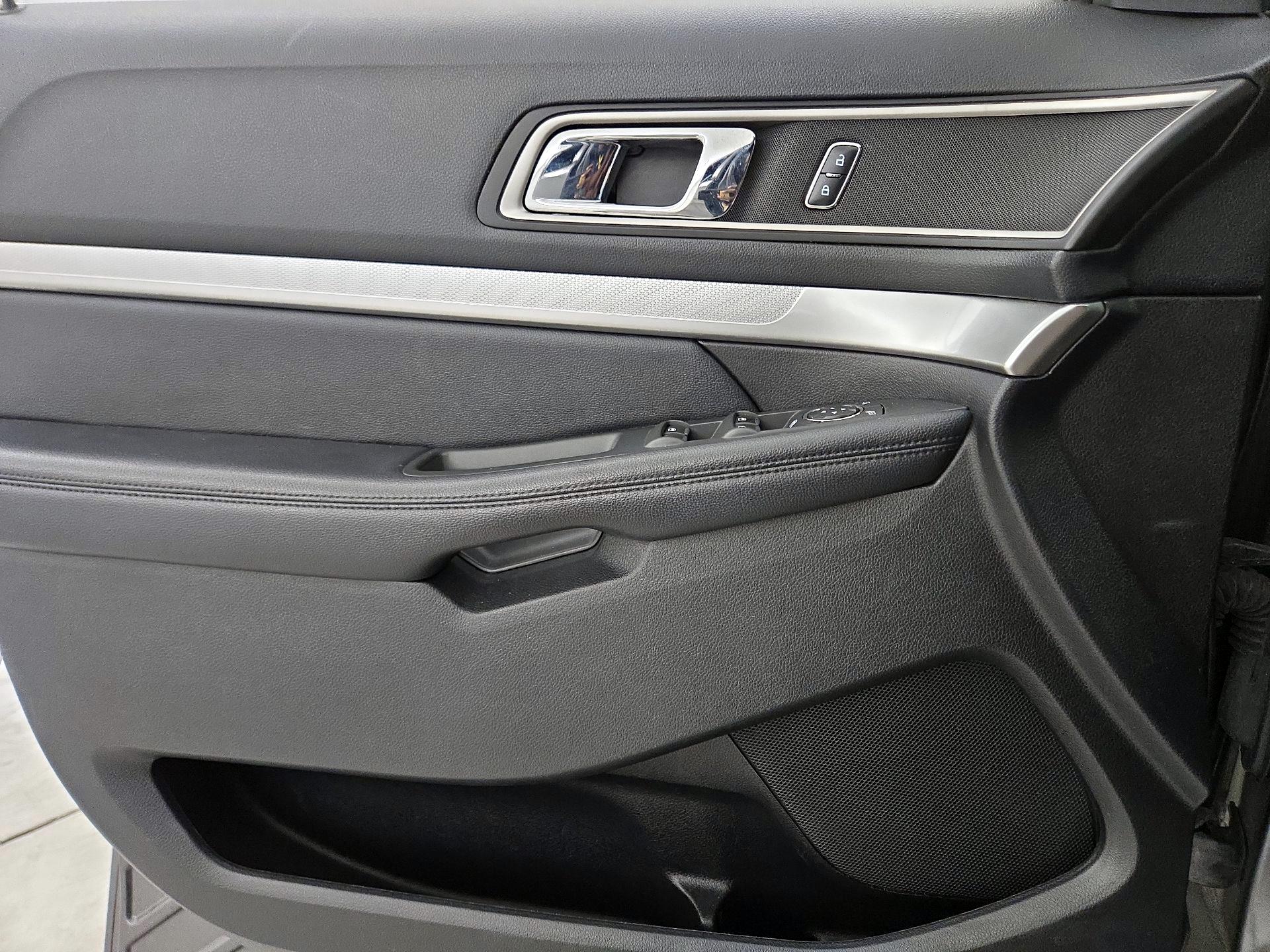 Thumbnail: 2017 Ford Explorer - 12