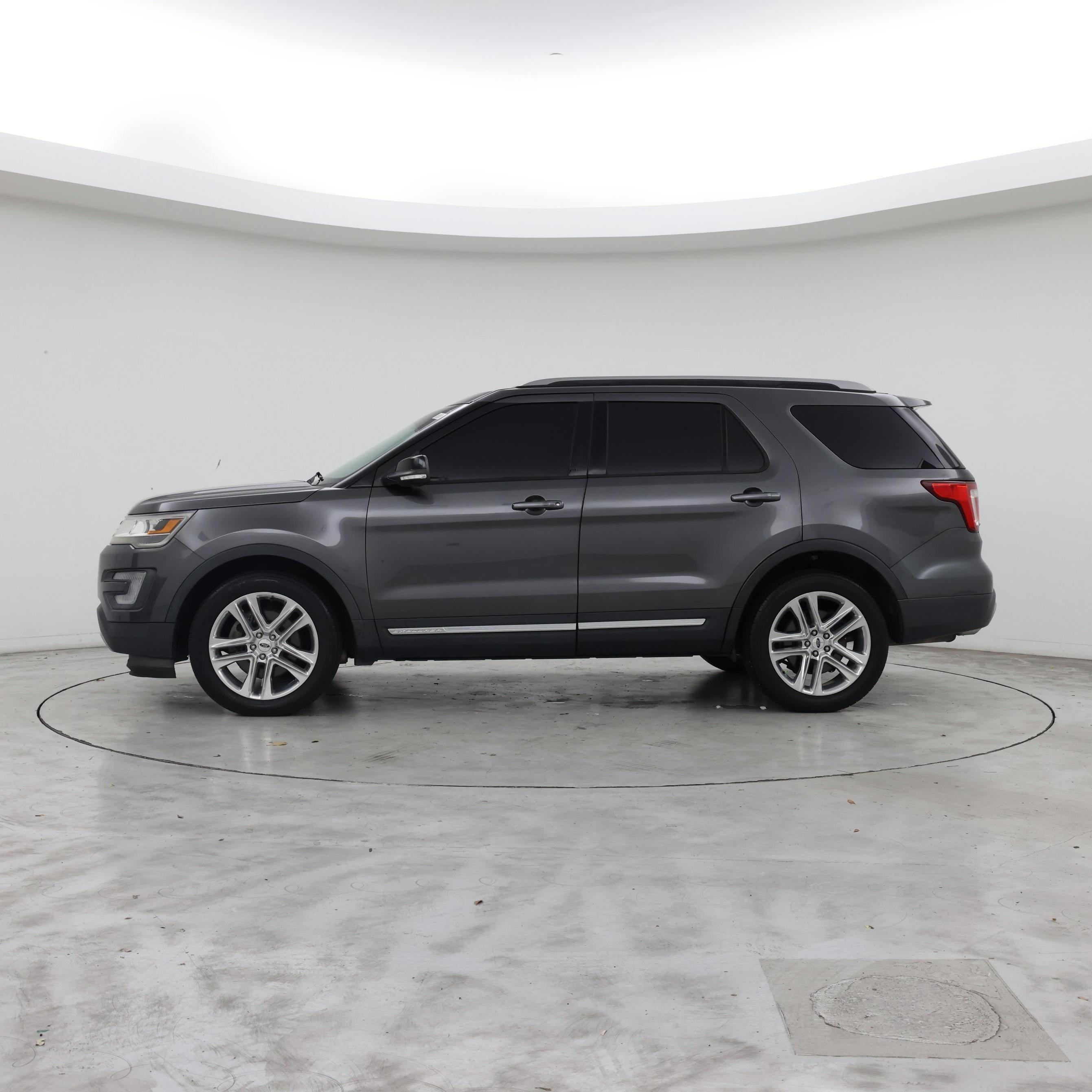 Thumbnail: 2017 Ford Explorer - 3