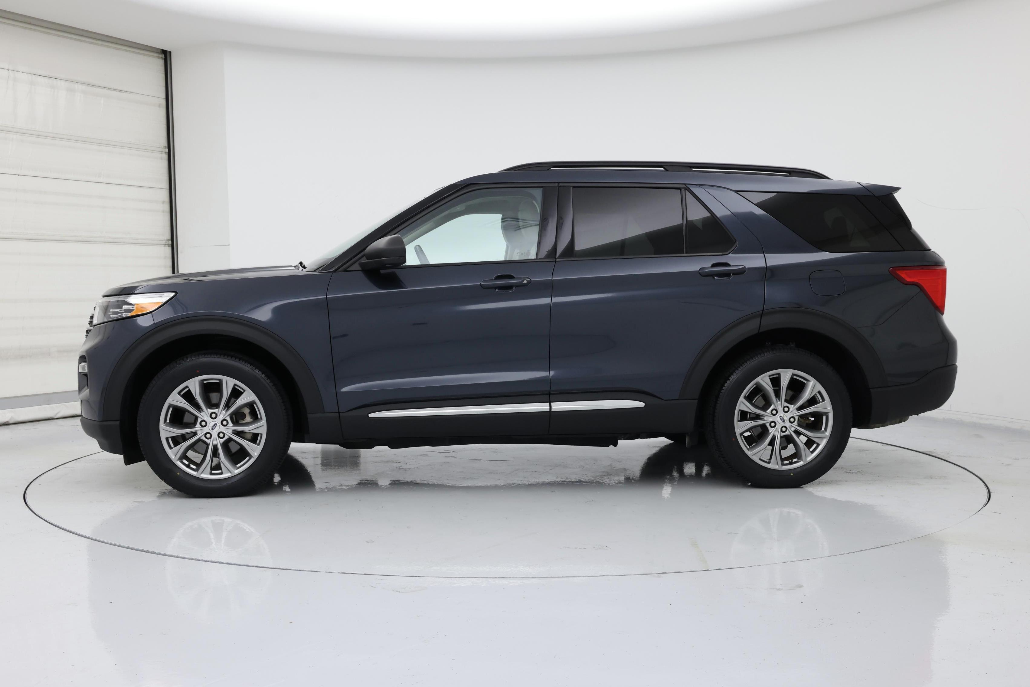 Thumbnail: 2022 Ford Explorer - 3