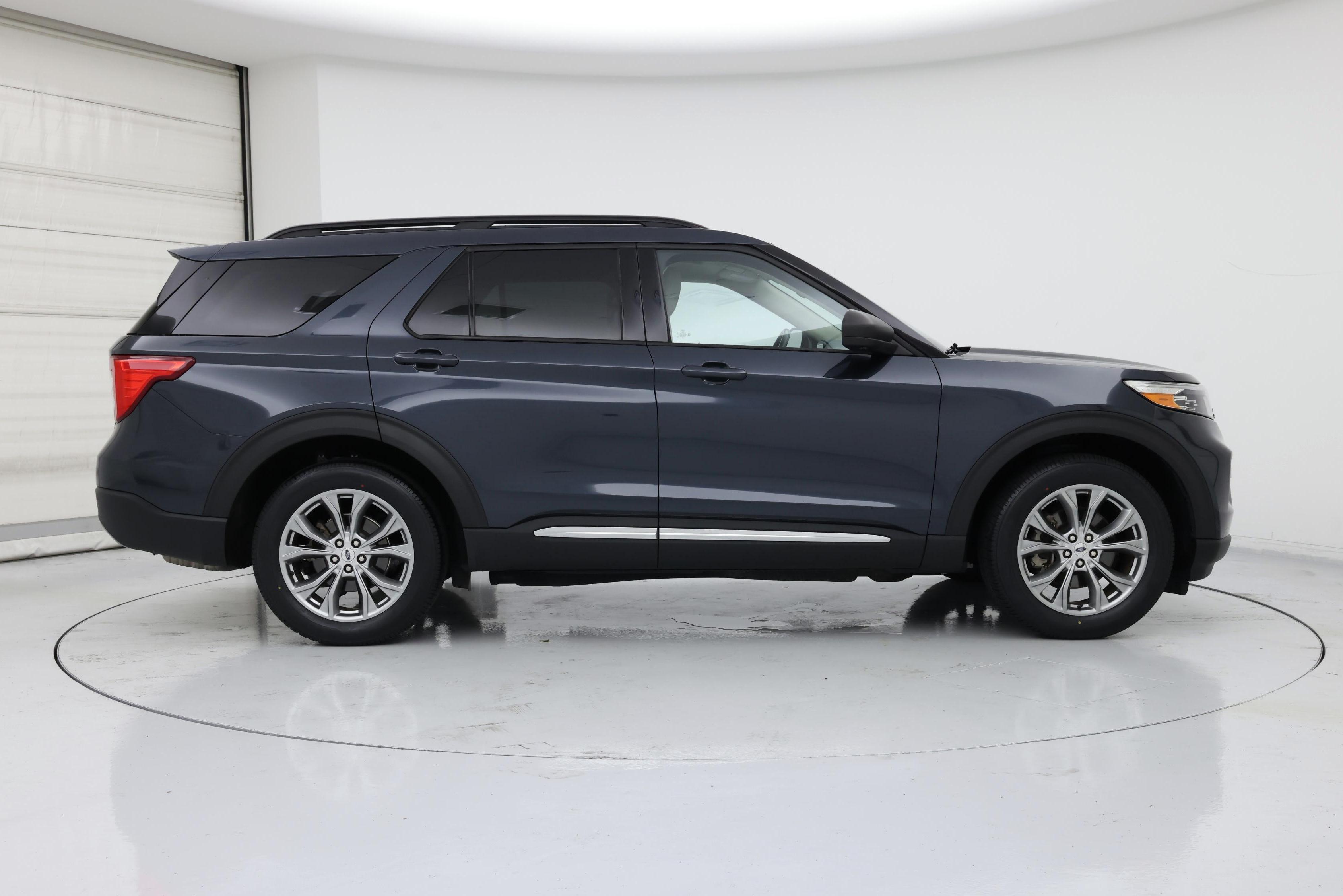 Thumbnail: 2022 Ford Explorer - 7