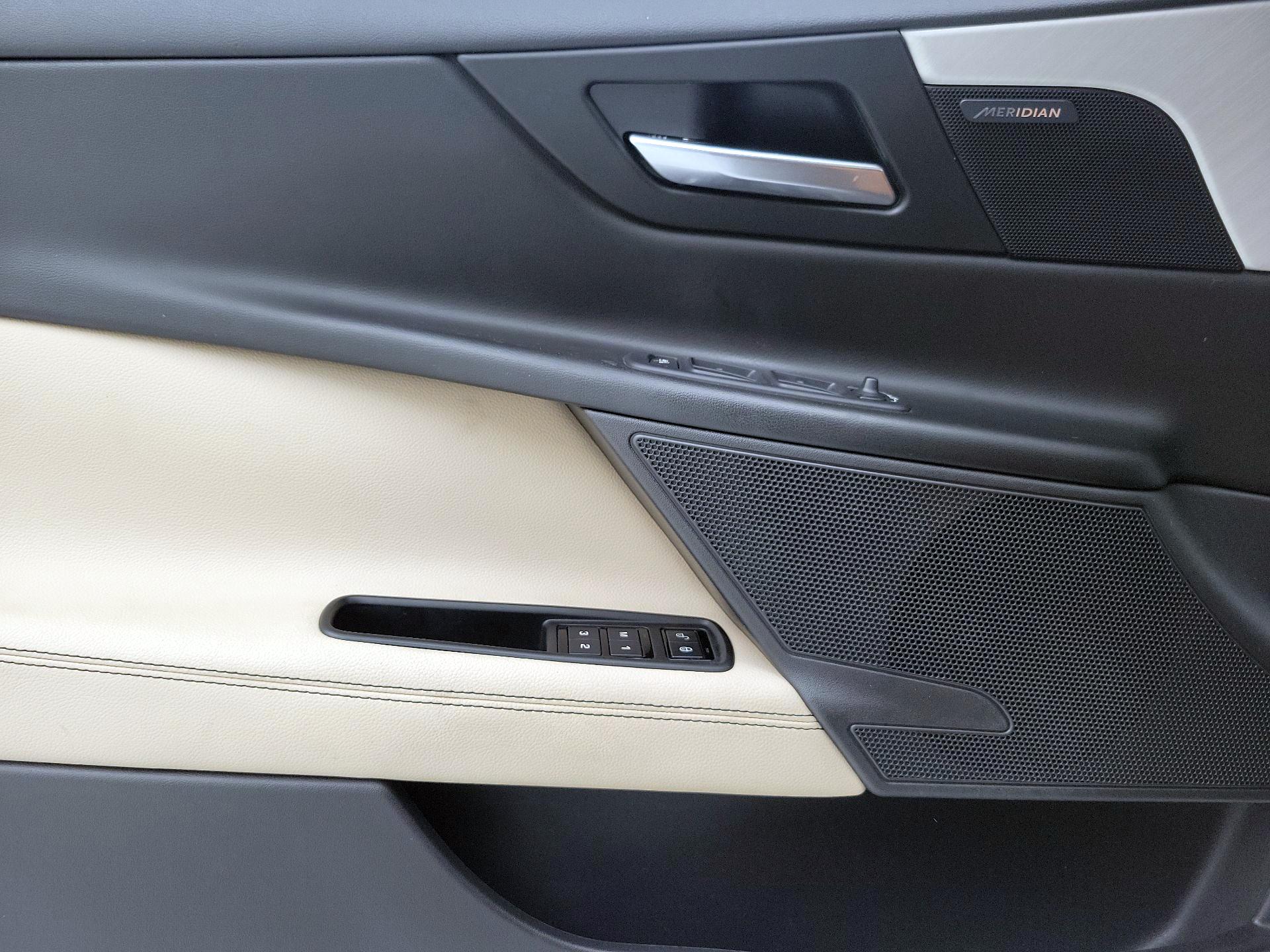 Thumbnail: 2017 Jaguar XE - 12