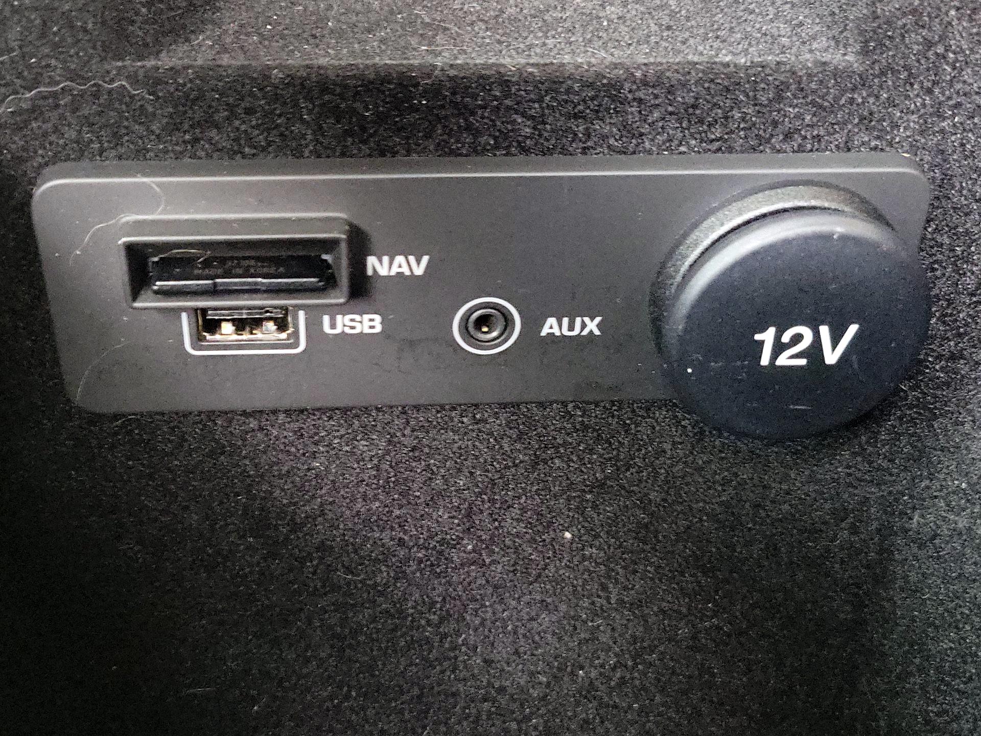 Thumbnail: 2017 Jaguar XE - 19