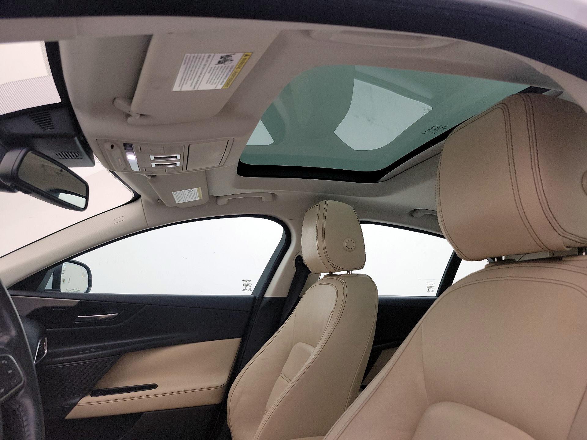 Thumbnail: 2017 Jaguar XE - 20