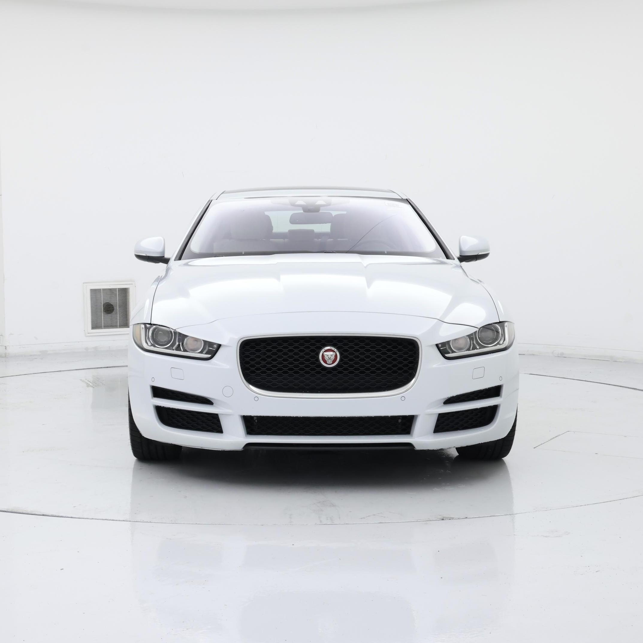 Thumbnail: 2017 Jaguar XE - 5
