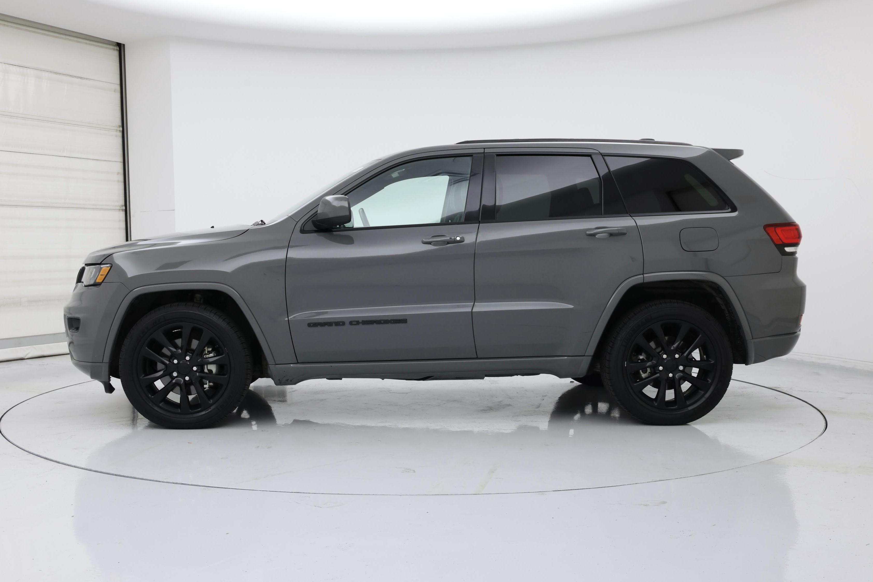 Thumbnail: 2021 Jeep Grand Cherokee - 3