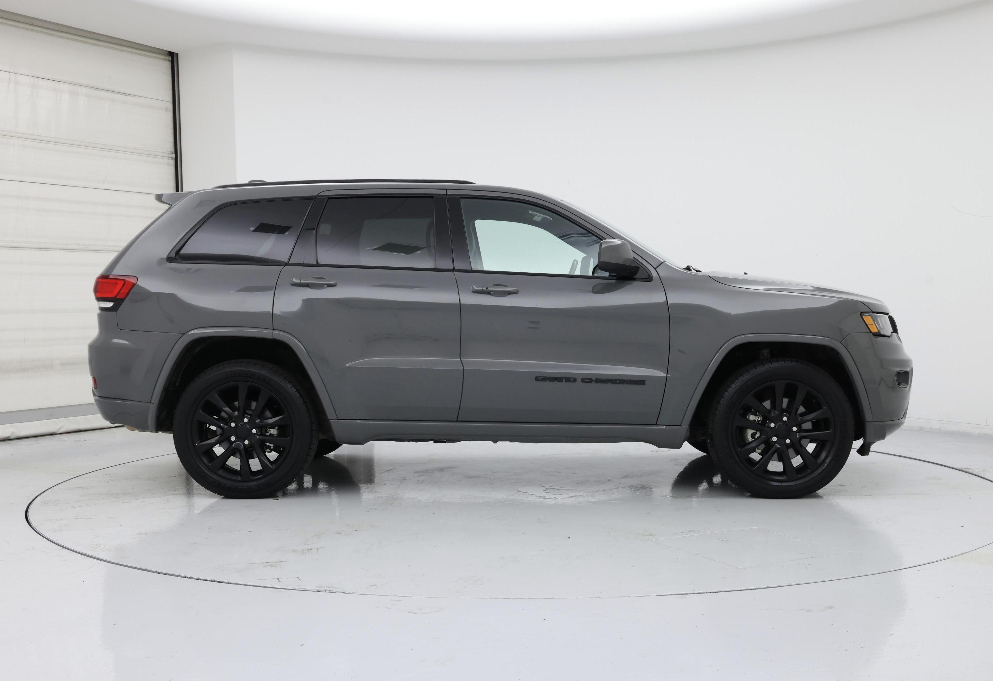 Thumbnail: 2021 Jeep Grand Cherokee - 7