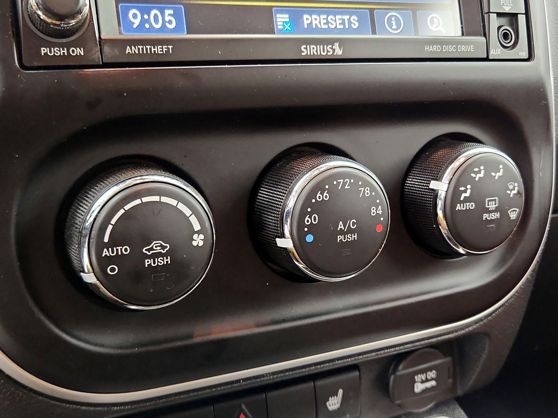 Thumbnail: 2016 Jeep Compass - 15