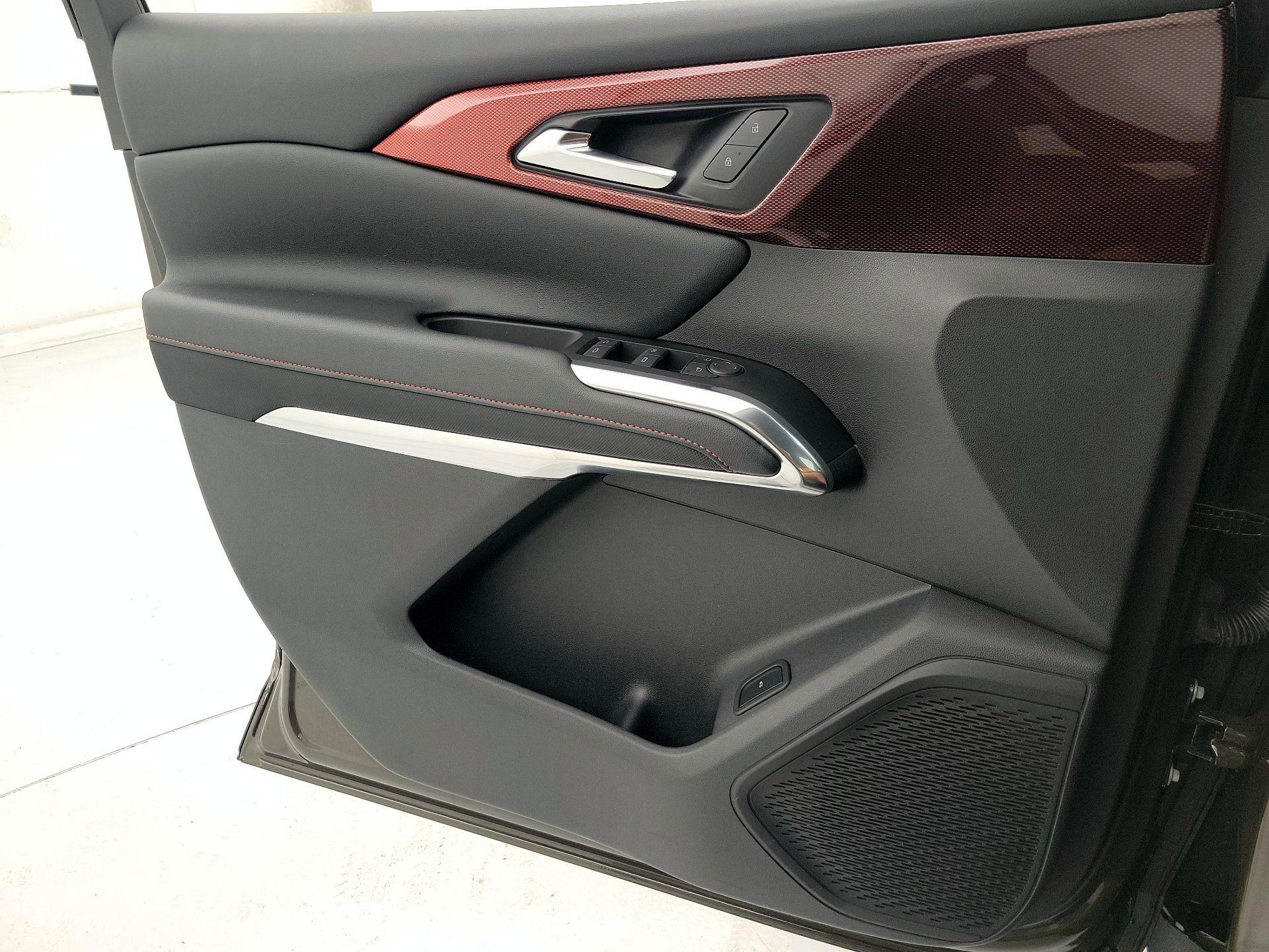 Thumbnail: 2025 Chevrolet Traverse - 12