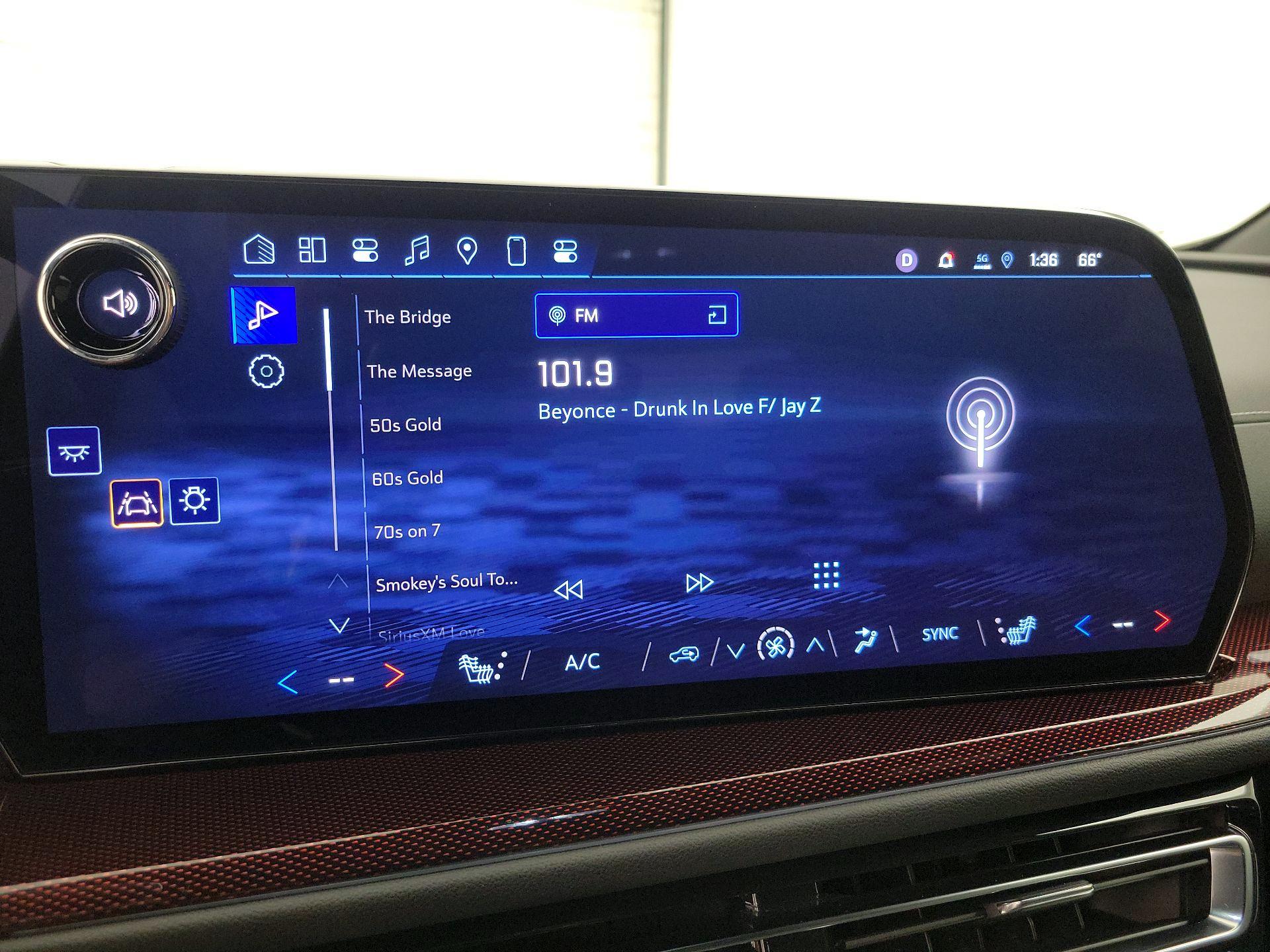 Thumbnail: 2025 Chevrolet Traverse - 16