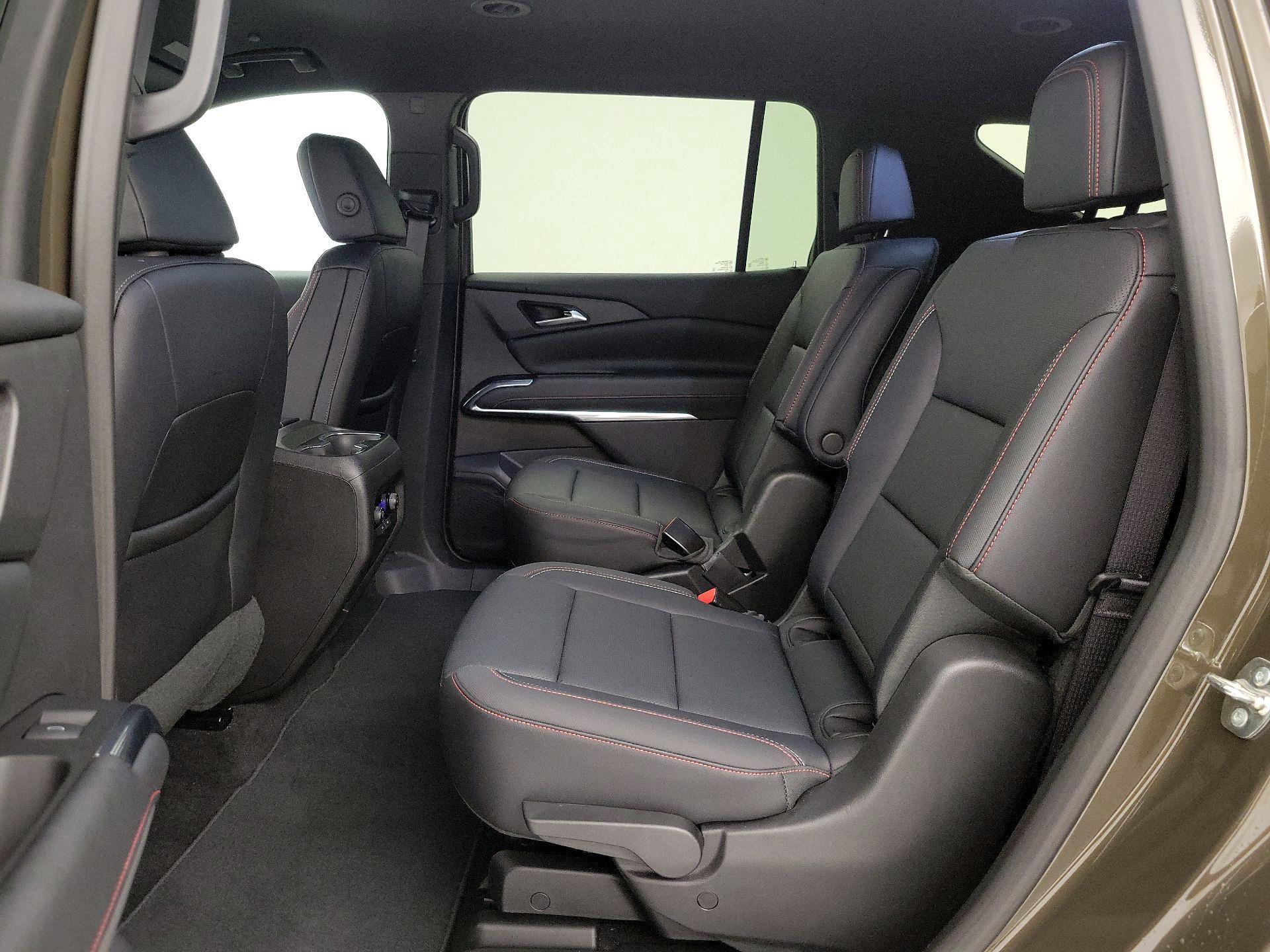 Thumbnail: 2025 Chevrolet Traverse - 20