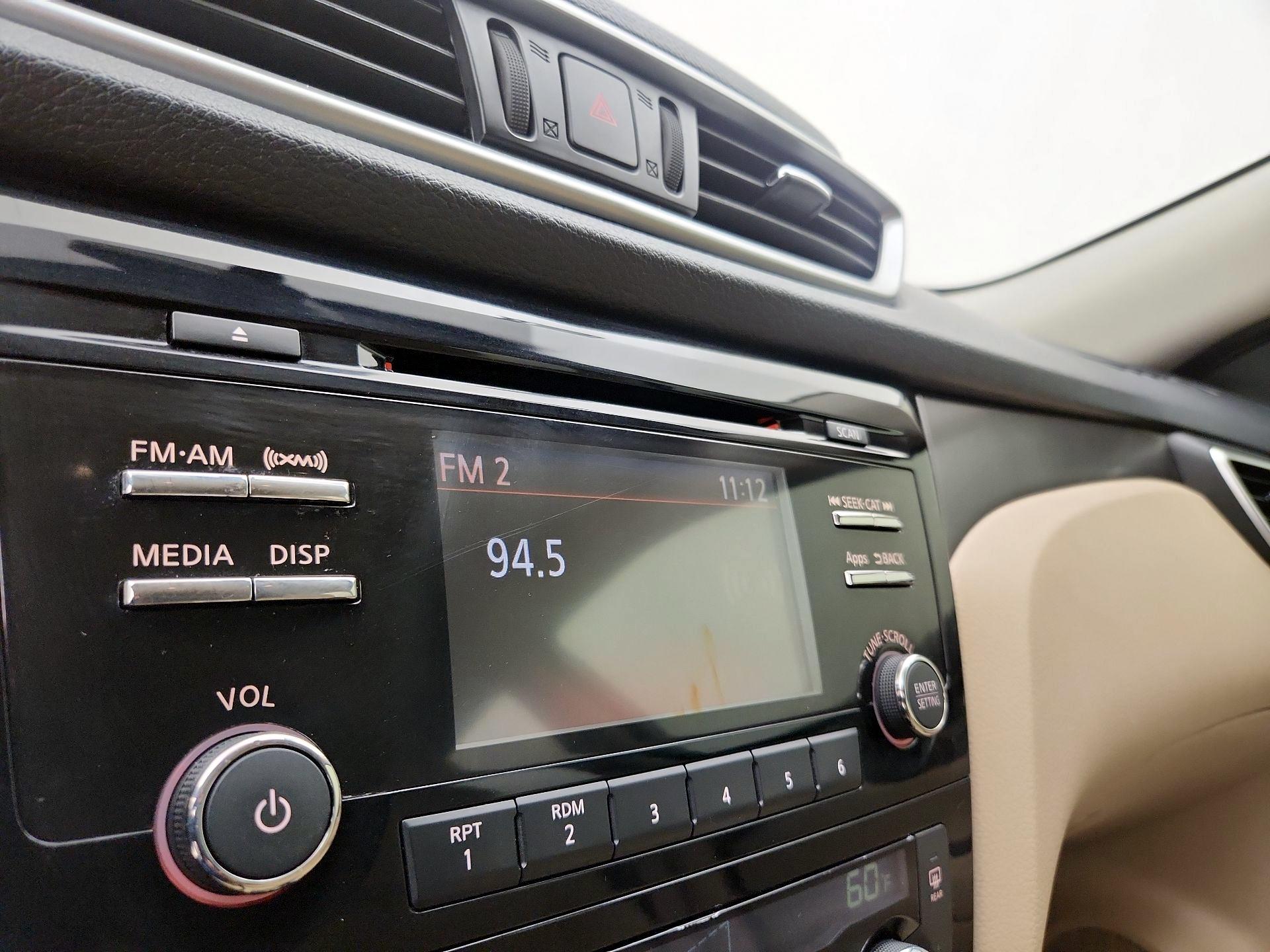 Thumbnail: 2016 Nissan Rogue - 15