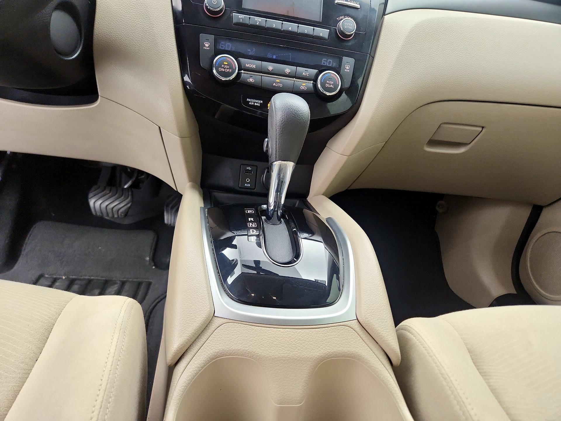 Thumbnail: 2016 Nissan Rogue - 17