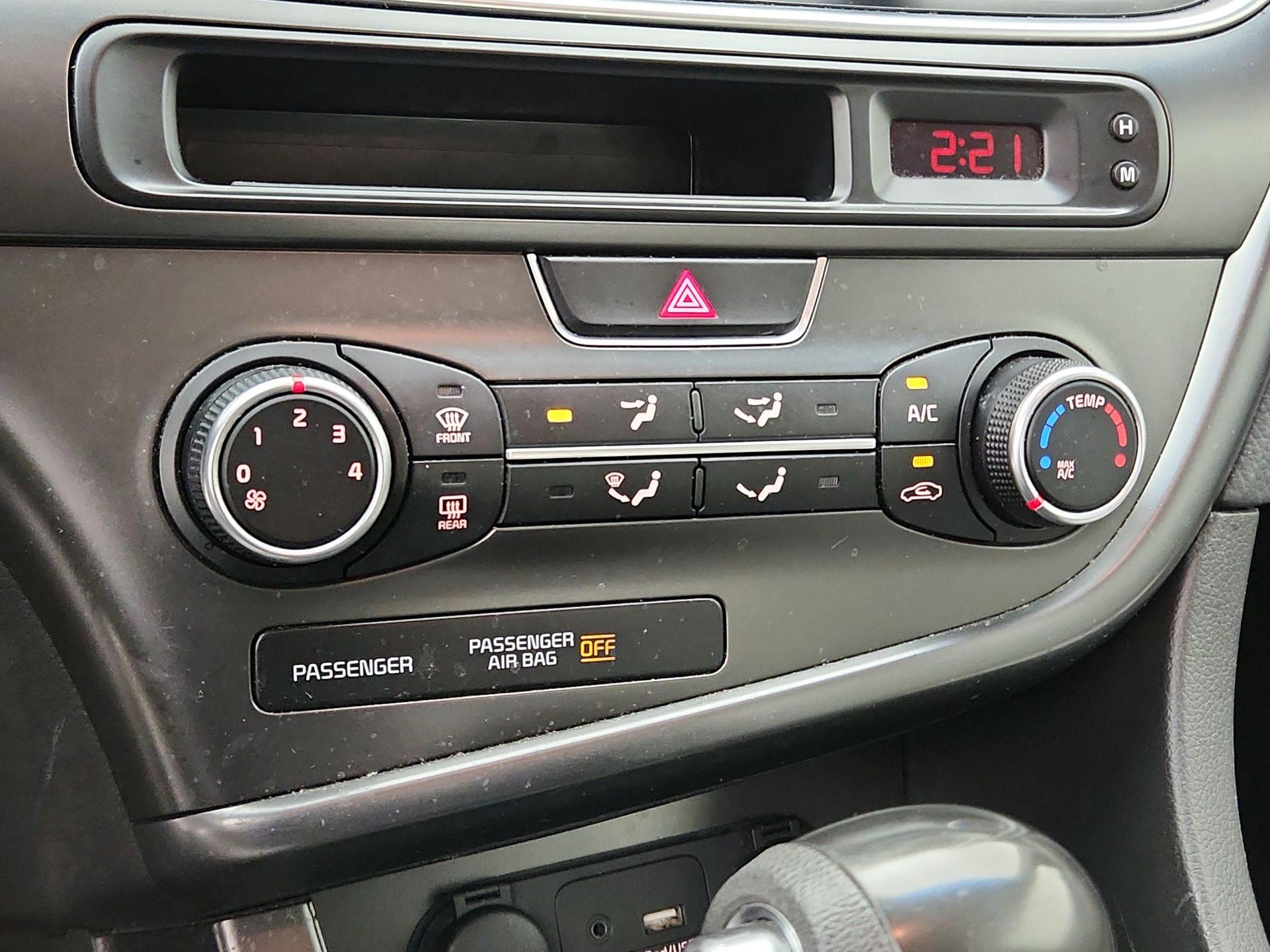 Thumbnail: 2015 Kia Optima - 14