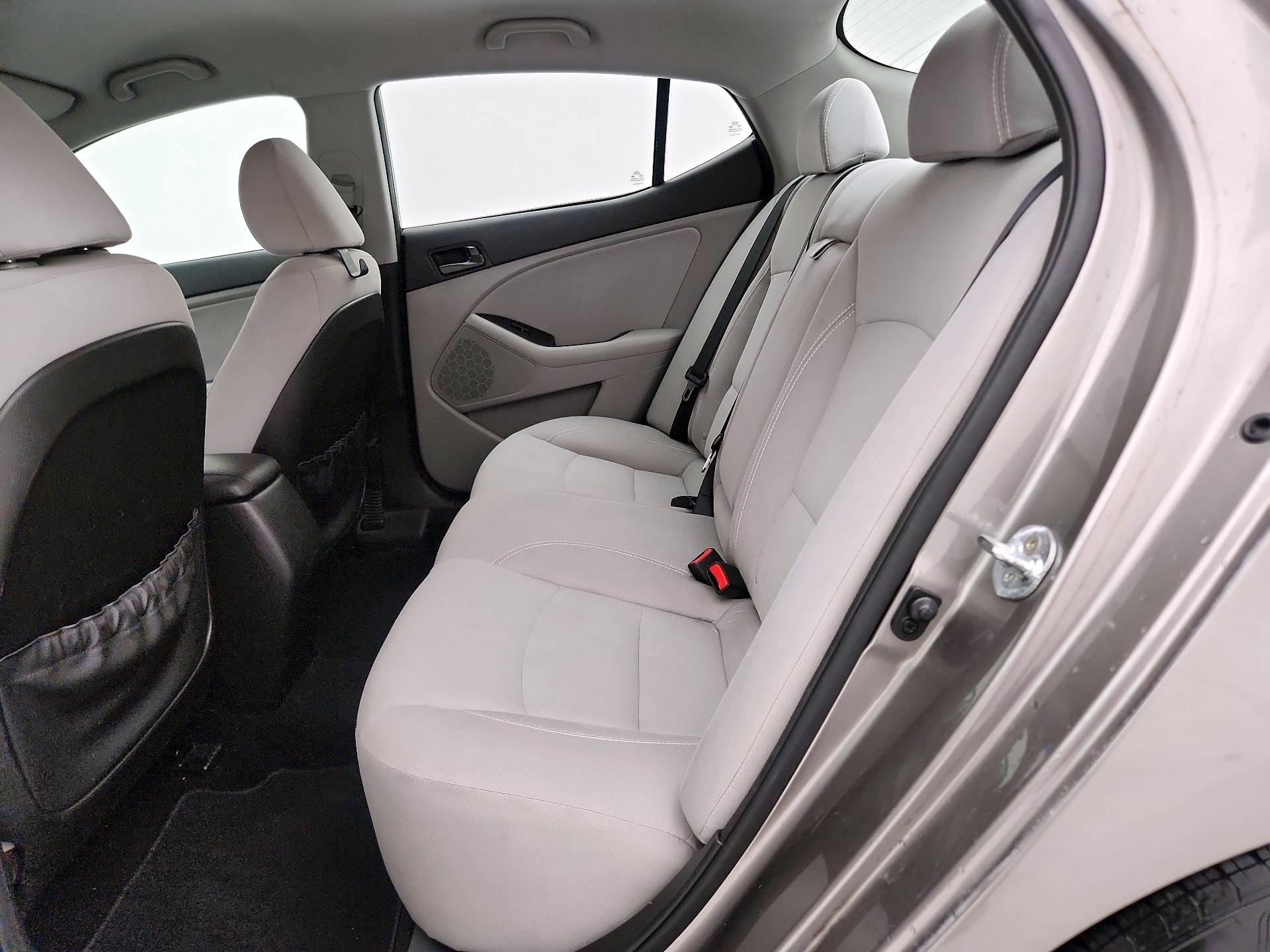 Thumbnail: 2015 Kia Optima - 17