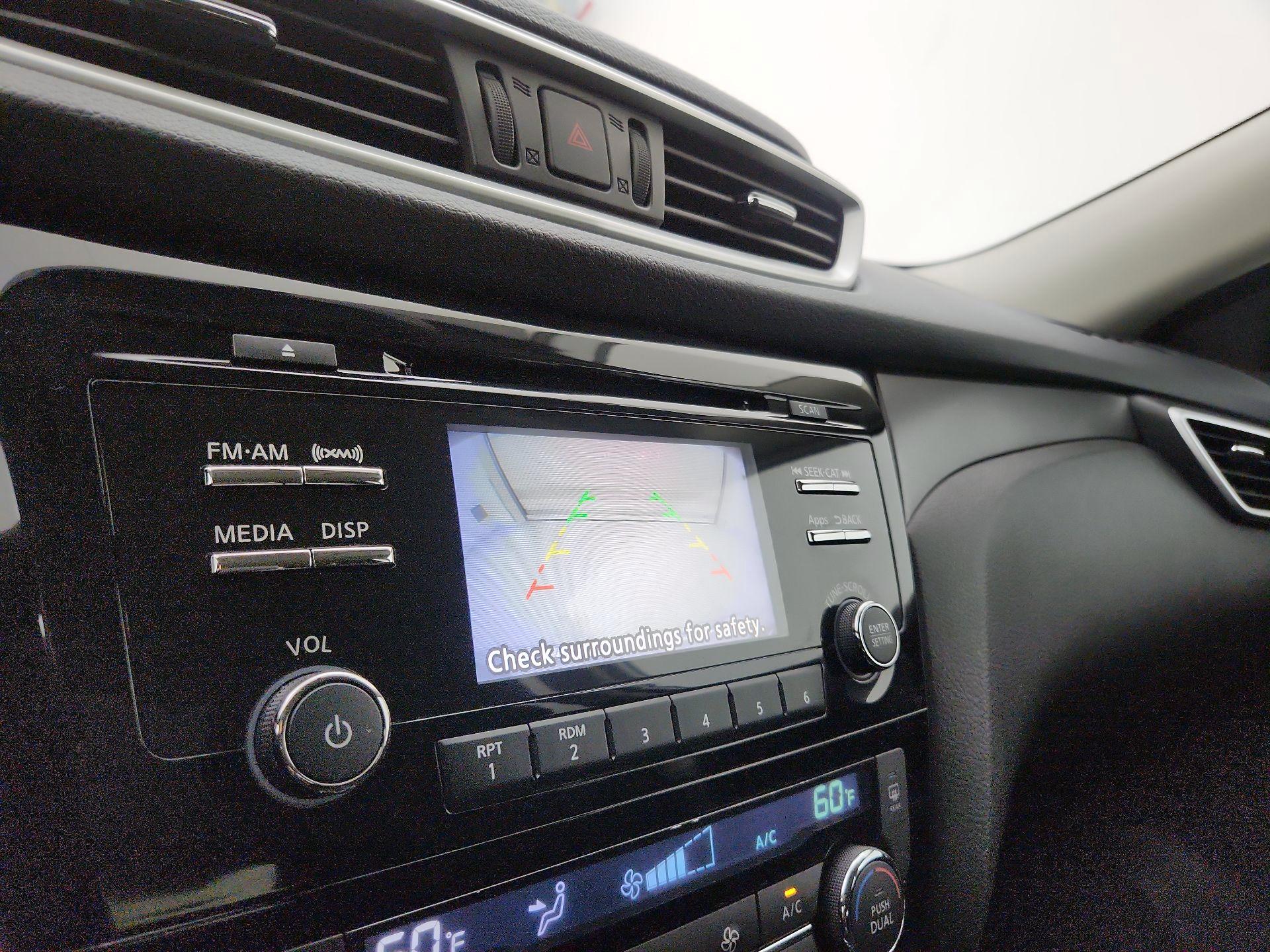 Thumbnail: 2016 Nissan Rogue - 14