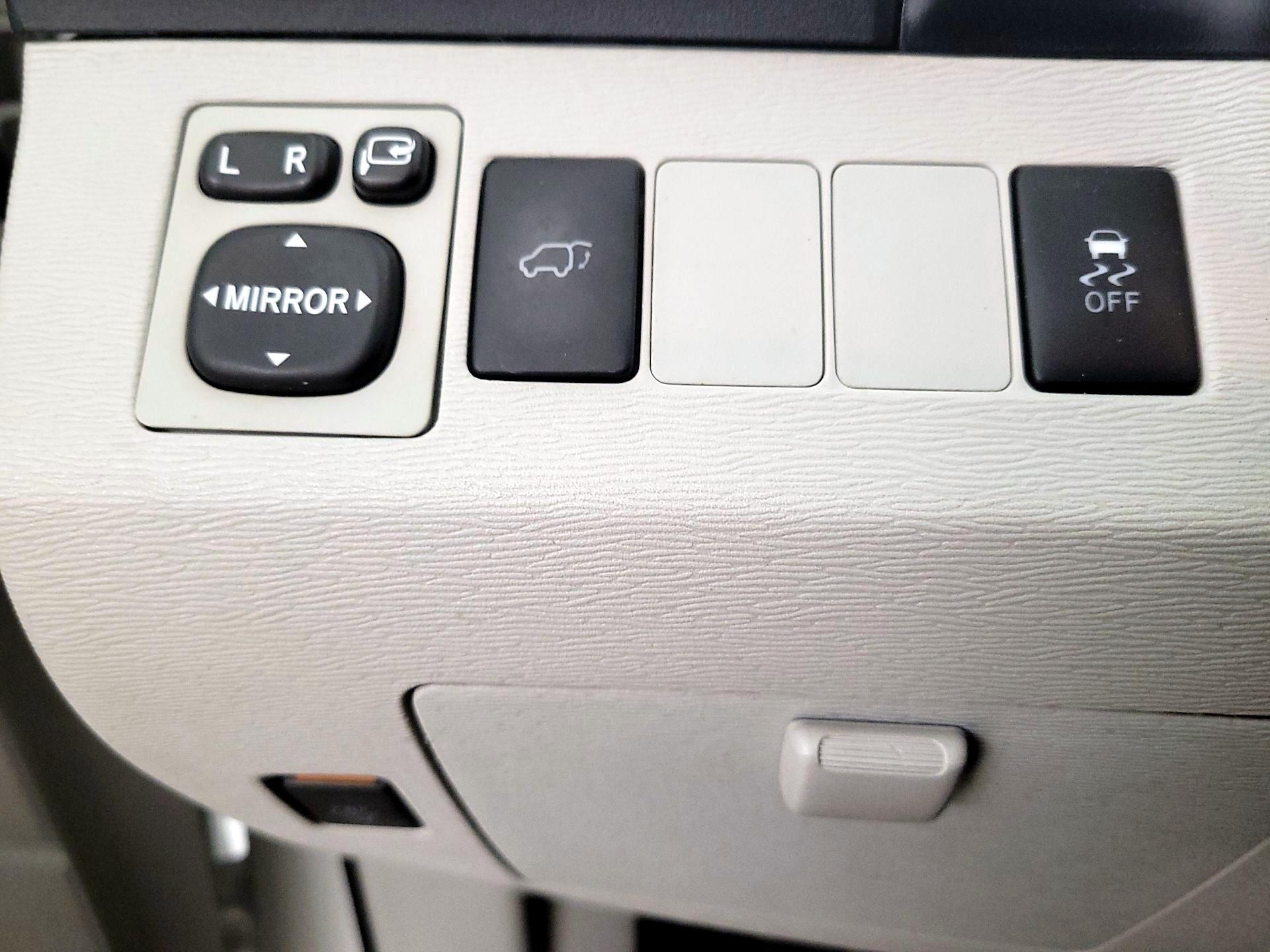 Thumbnail: 2014 Toyota Venza - 13