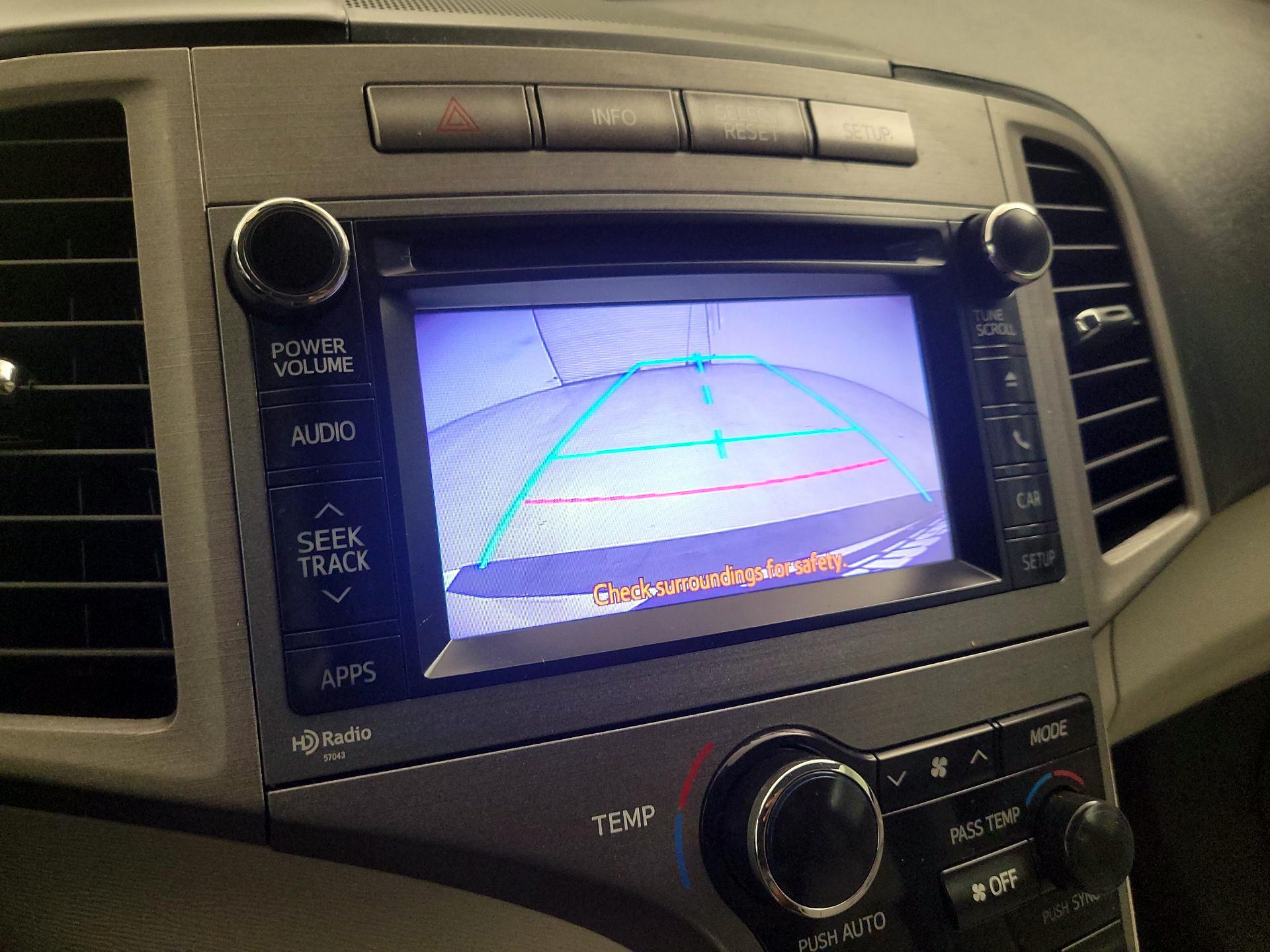 Thumbnail: 2014 Toyota Venza - 14