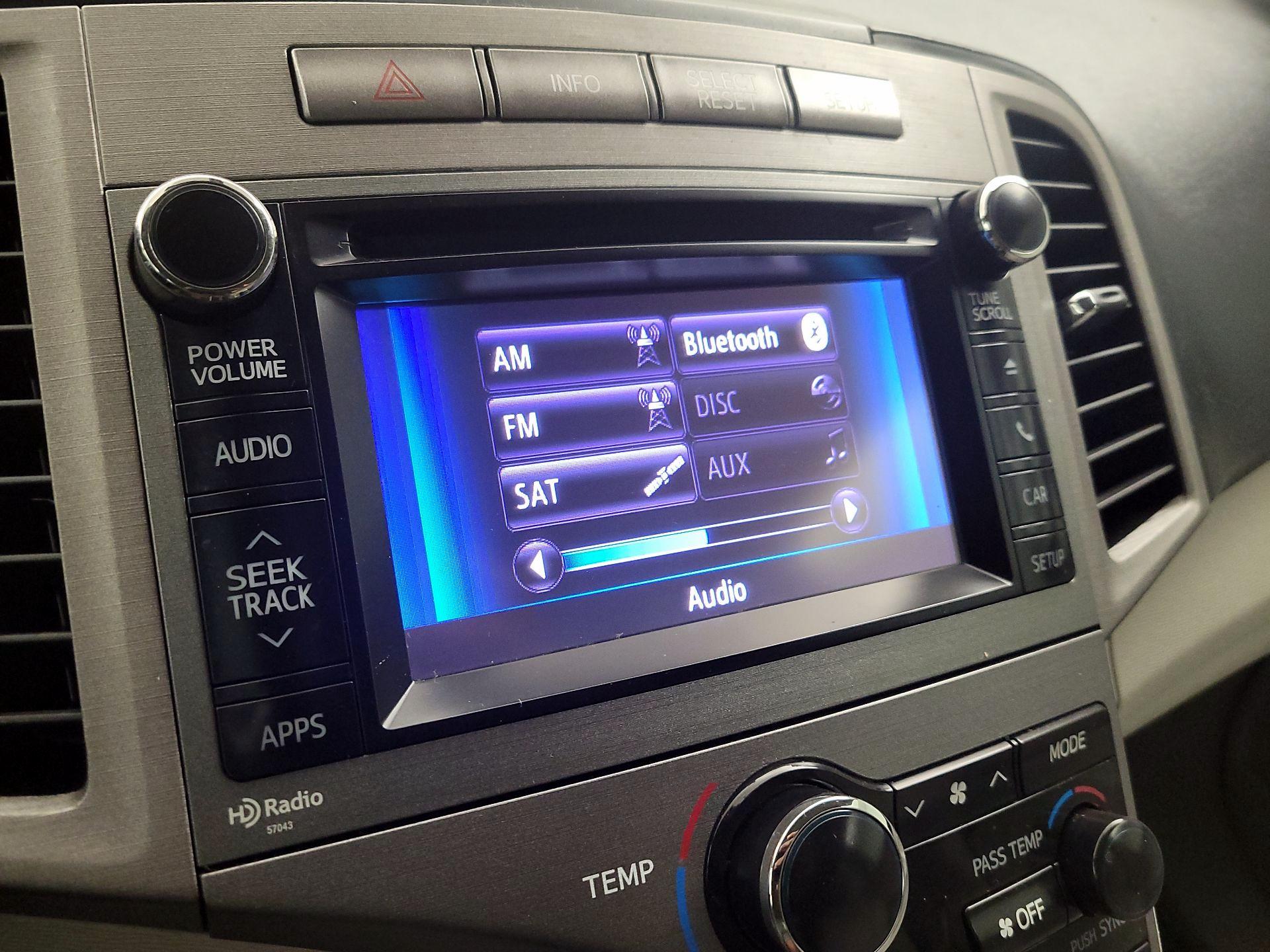 Thumbnail: 2014 Toyota Venza - 15