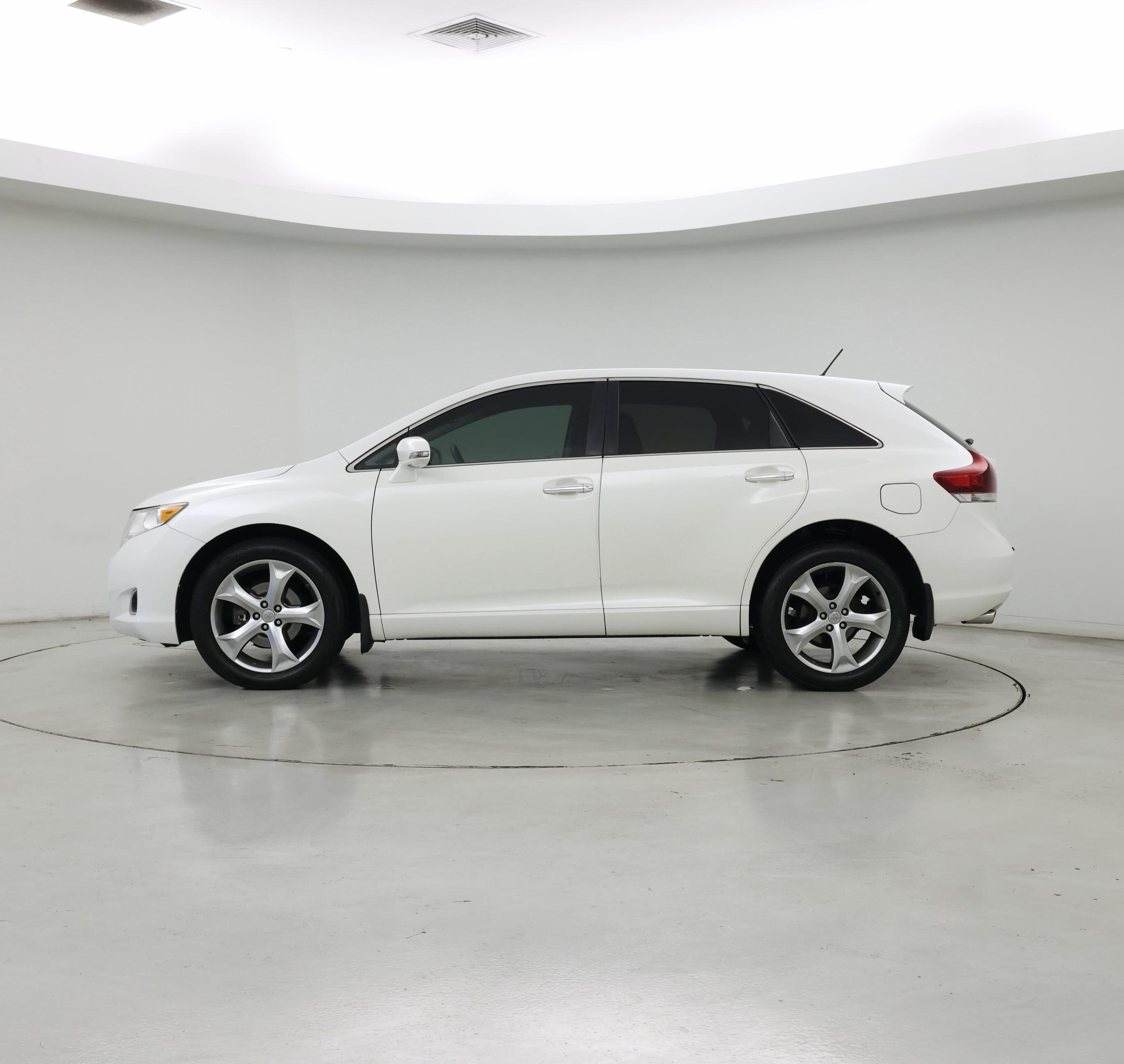 Thumbnail: 2014 Toyota Venza - 3