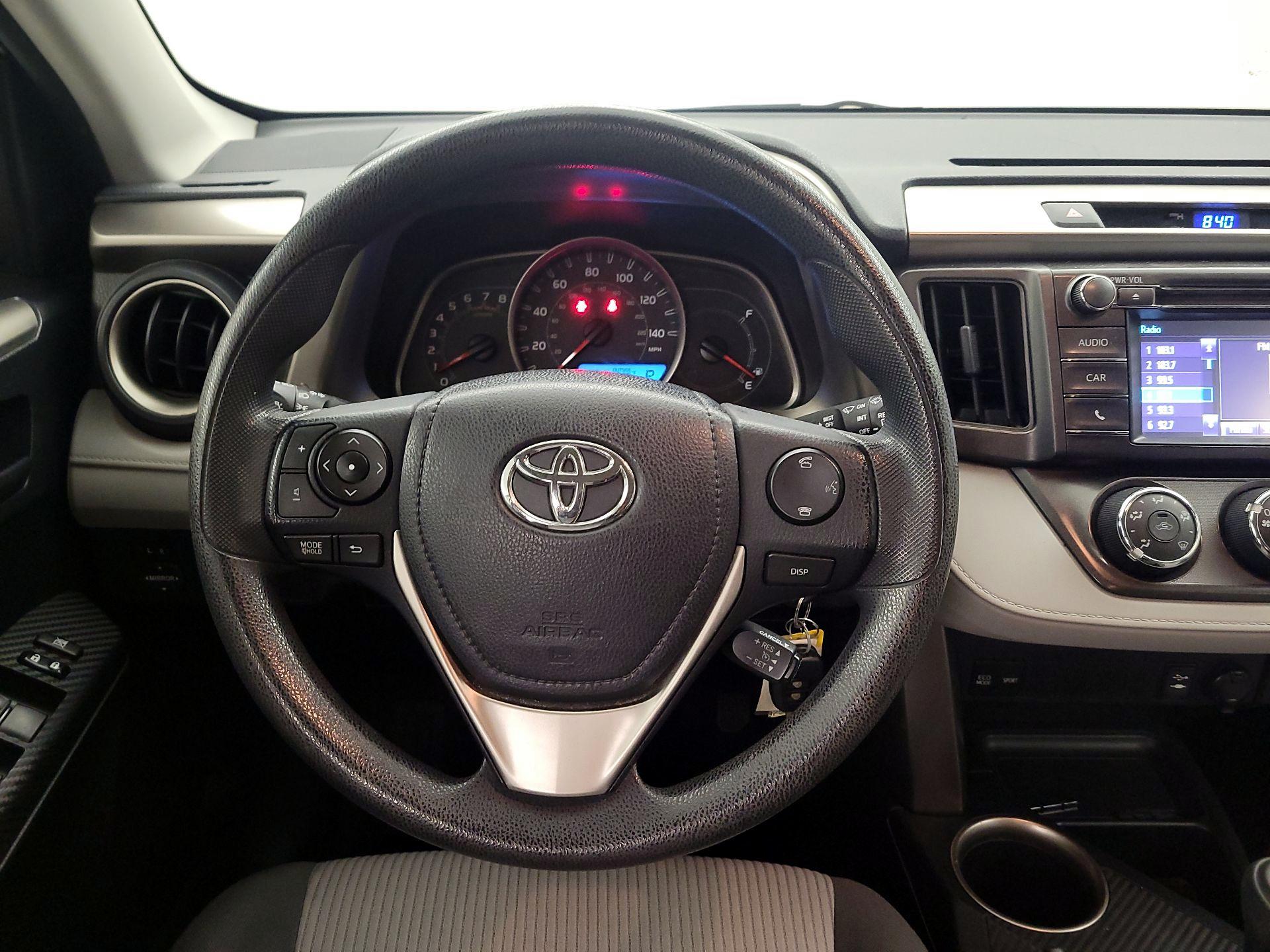 Thumbnail: 2015 Toyota RAV4 - 10