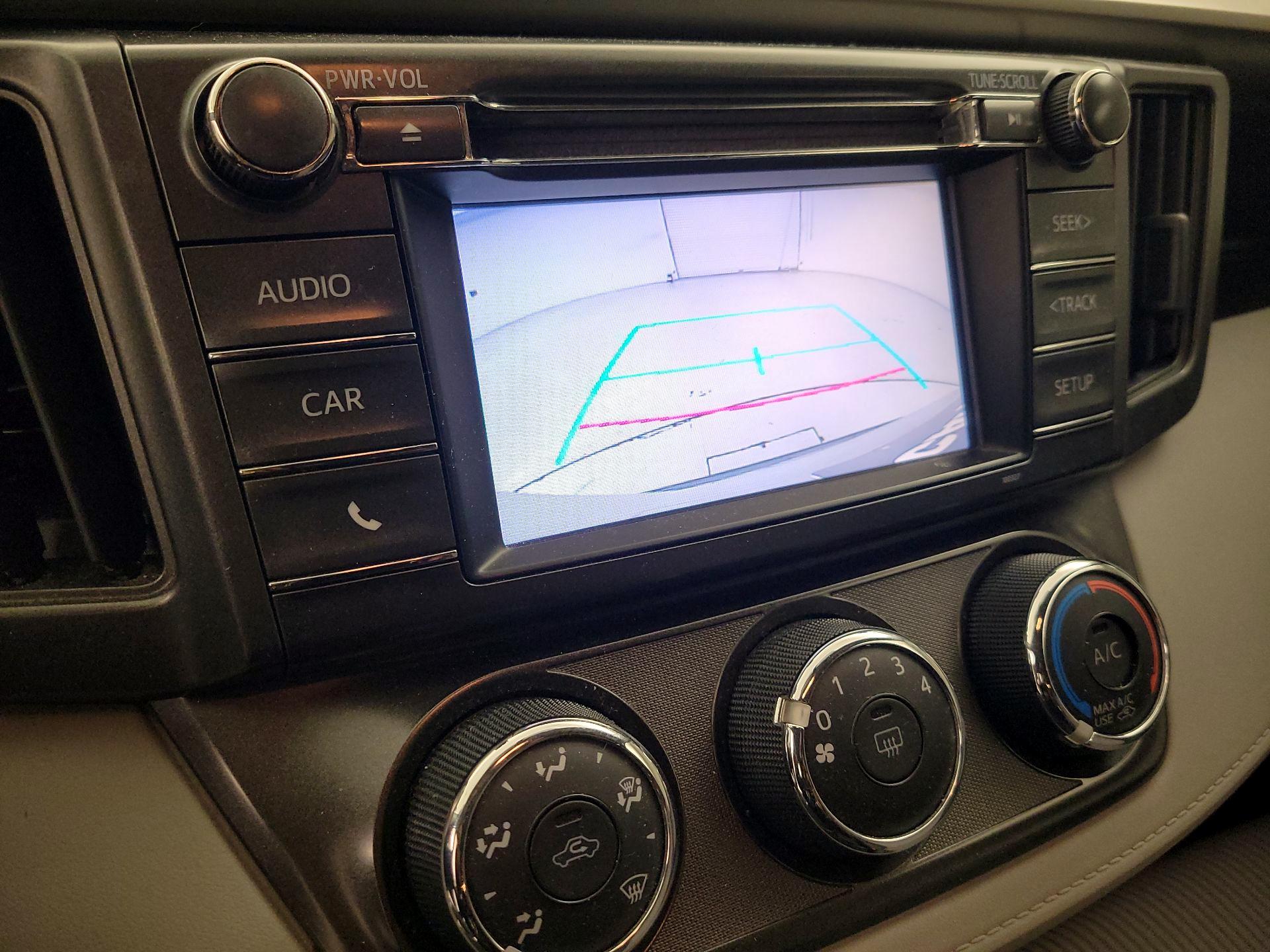 Thumbnail: 2015 Toyota RAV4 - 14