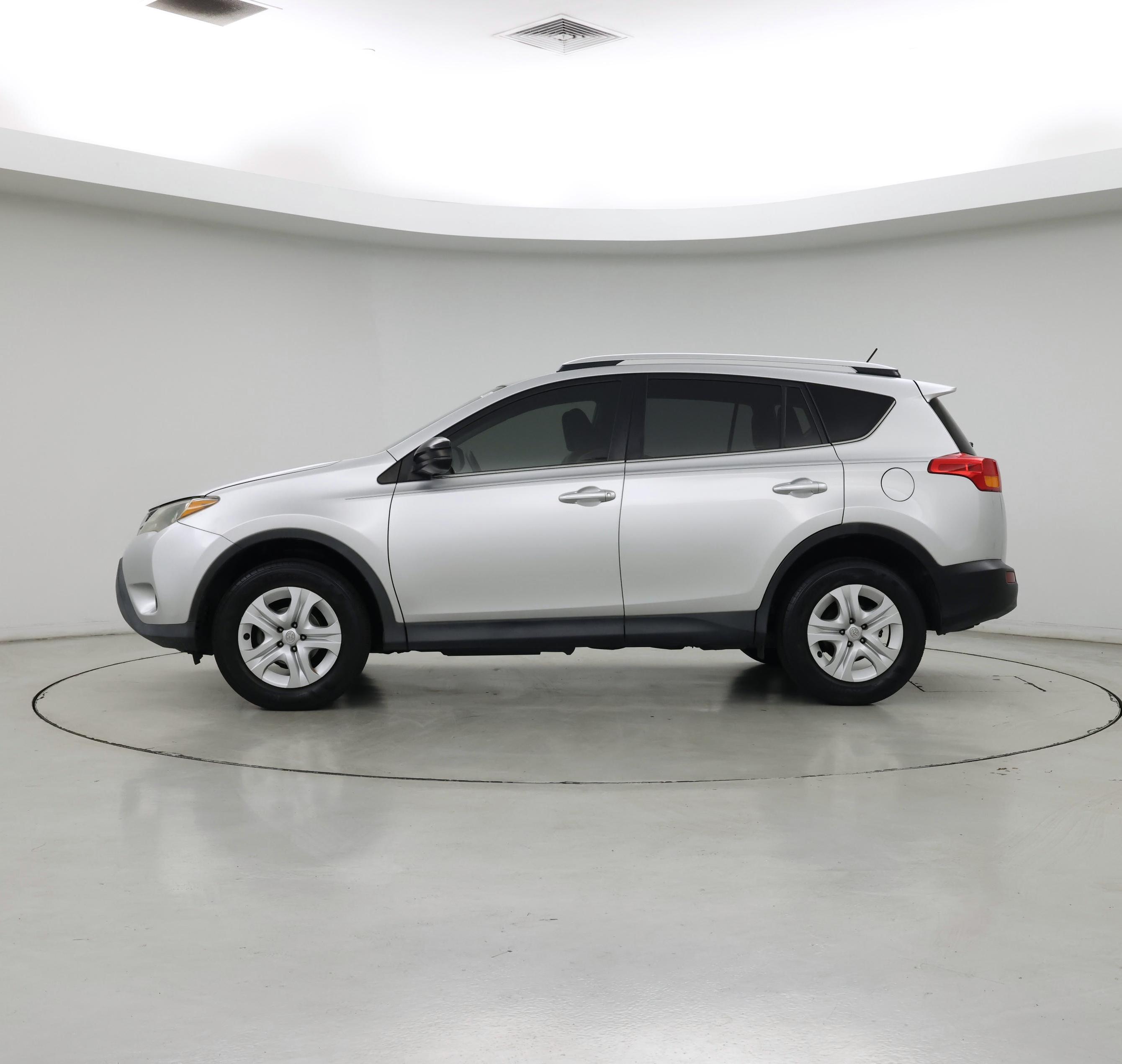 Thumbnail: 2015 Toyota RAV4 - 3