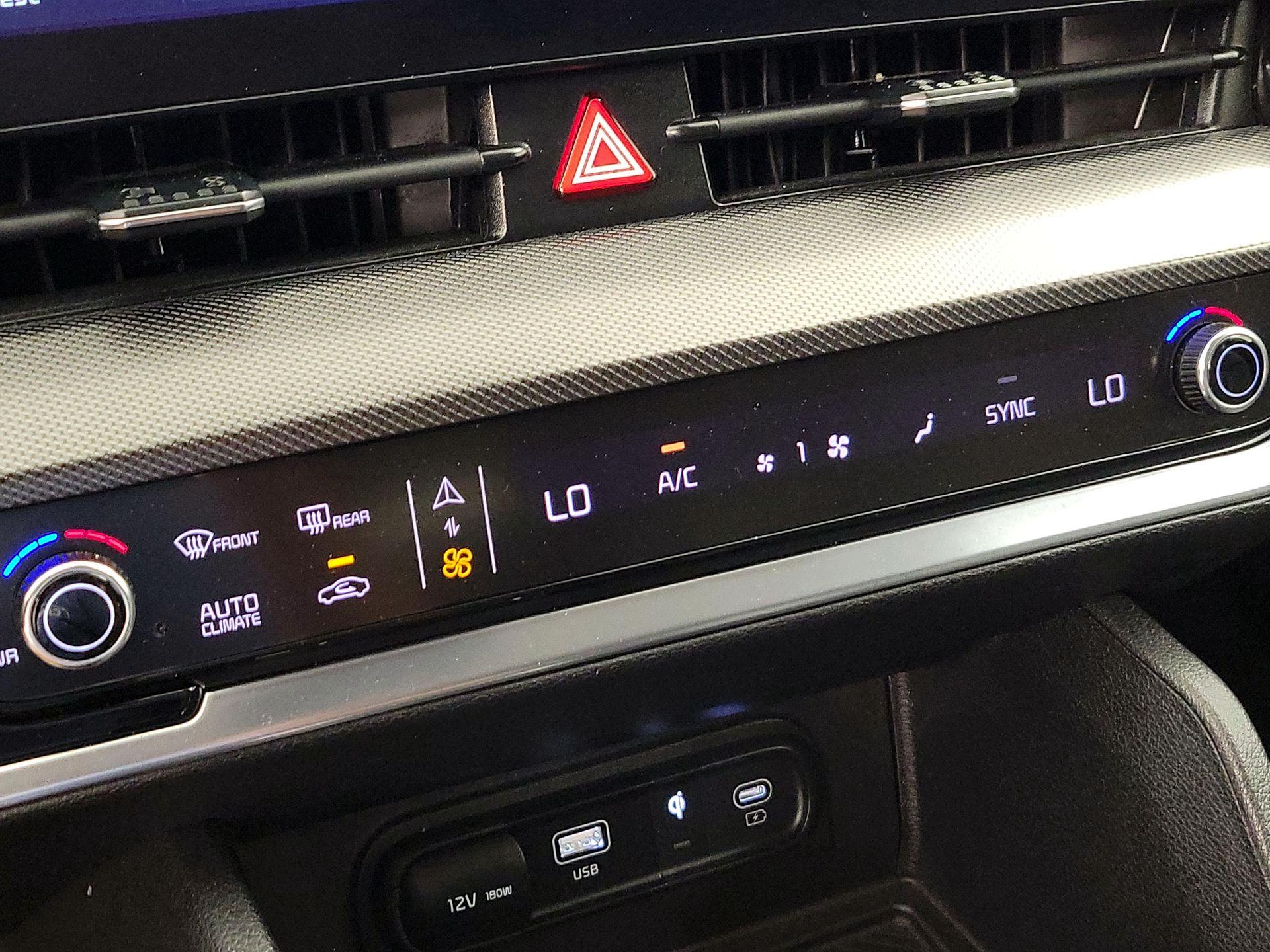 Thumbnail: 2024 Kia Sportage - 17