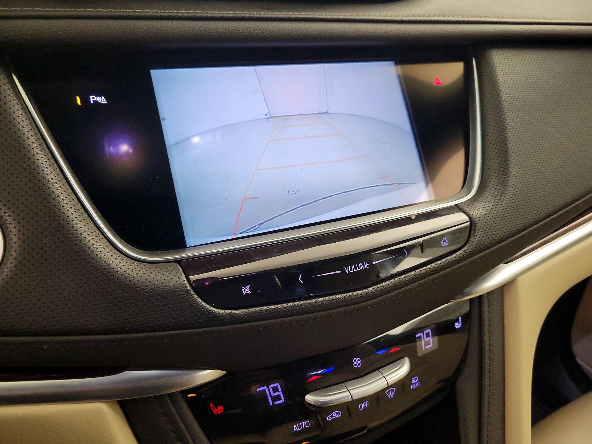 Thumbnail: 2018 Cadillac XT5 - 14