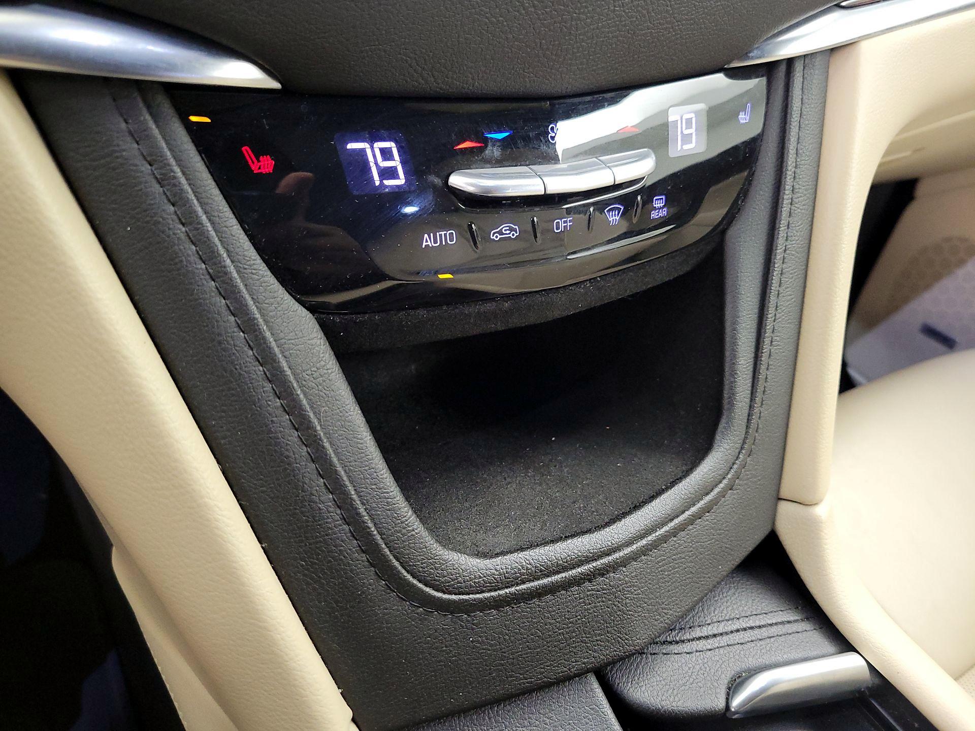 Thumbnail: 2018 Cadillac XT5 - 16