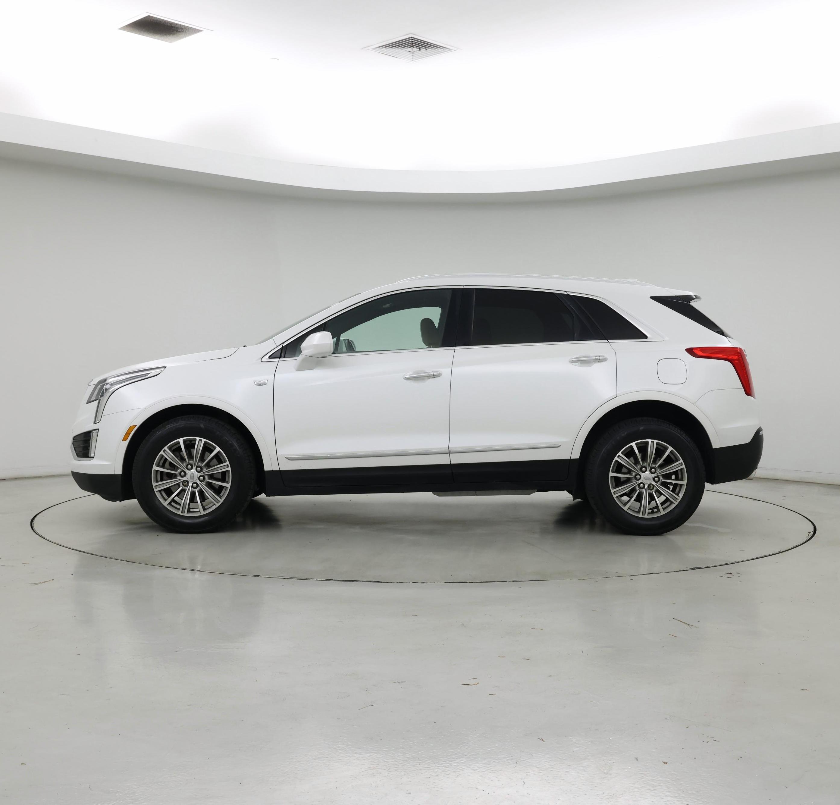Thumbnail: 2018 Cadillac XT5 - 3