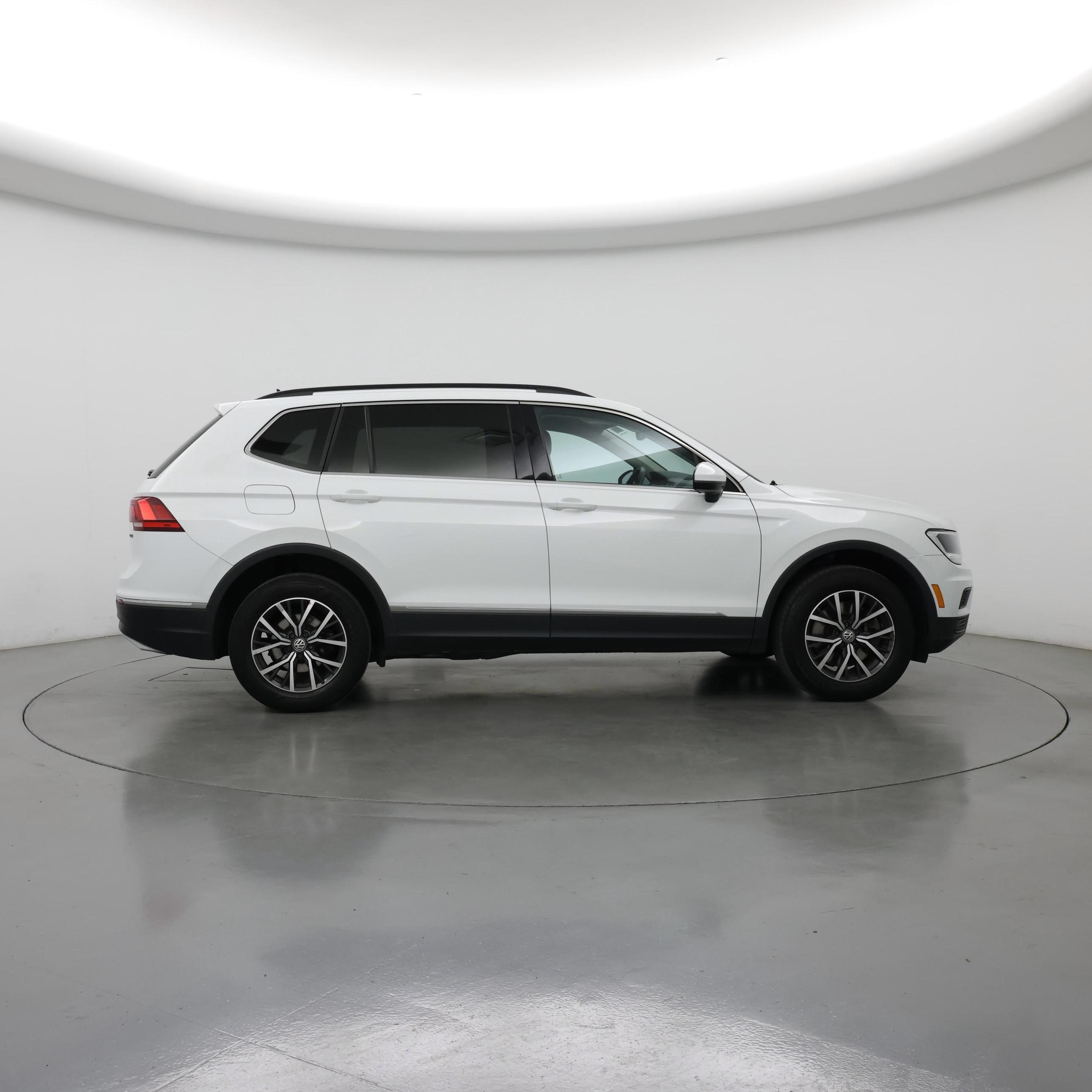 Thumbnail: 2020 Volkswagen Tiguan - 7