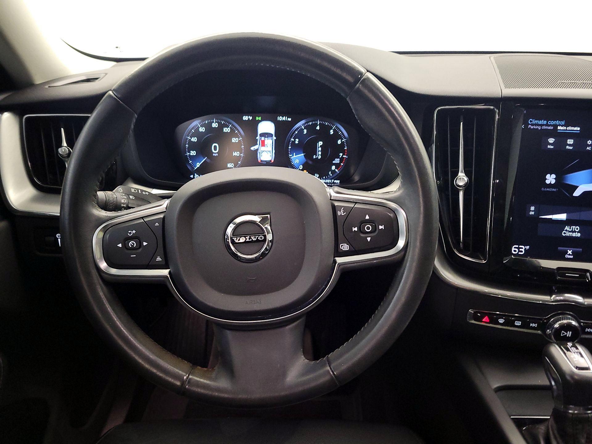 Thumbnail: 2019 Volvo XC60 - 10