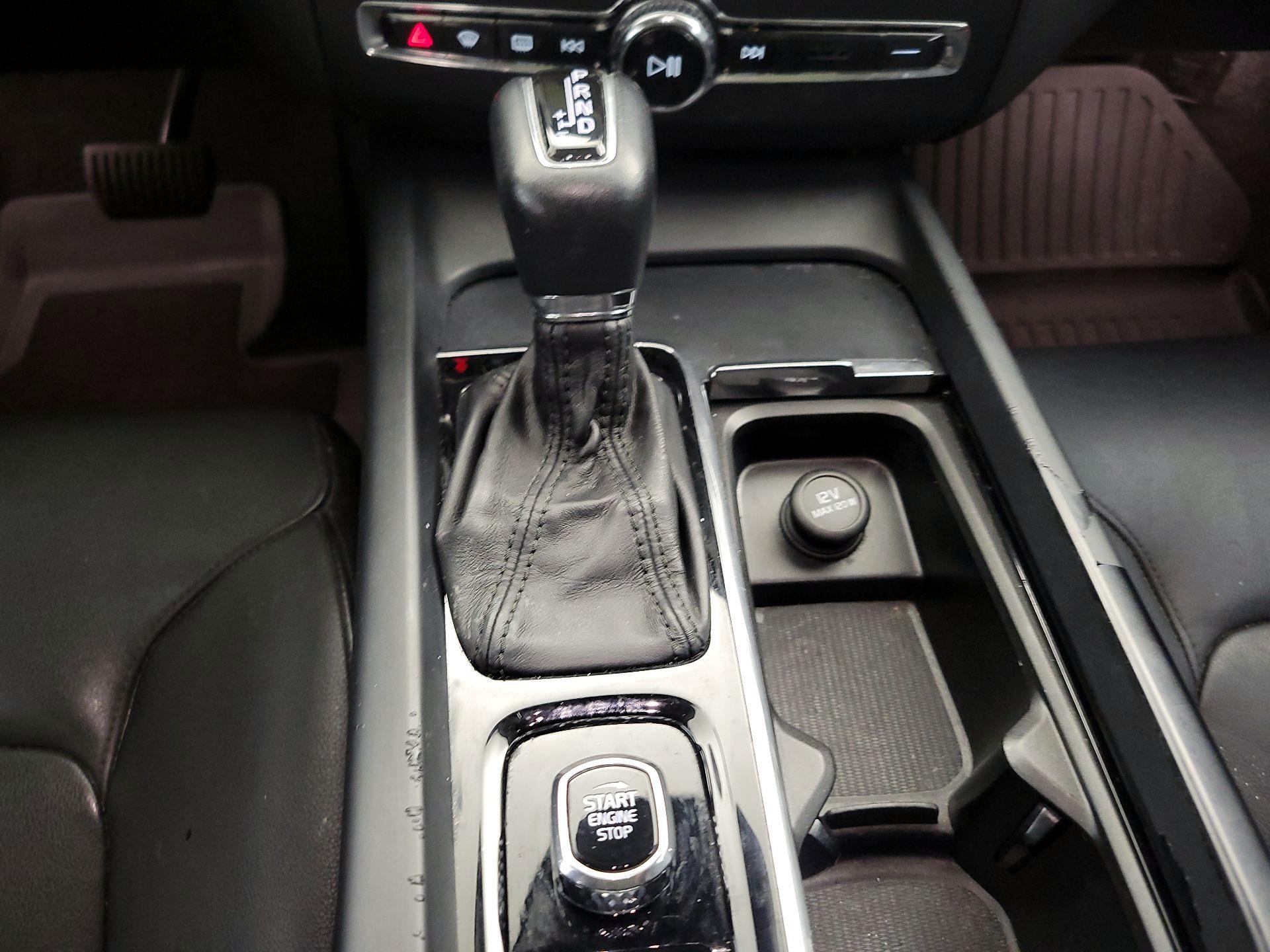 Thumbnail: 2019 Volvo XC60 - 17