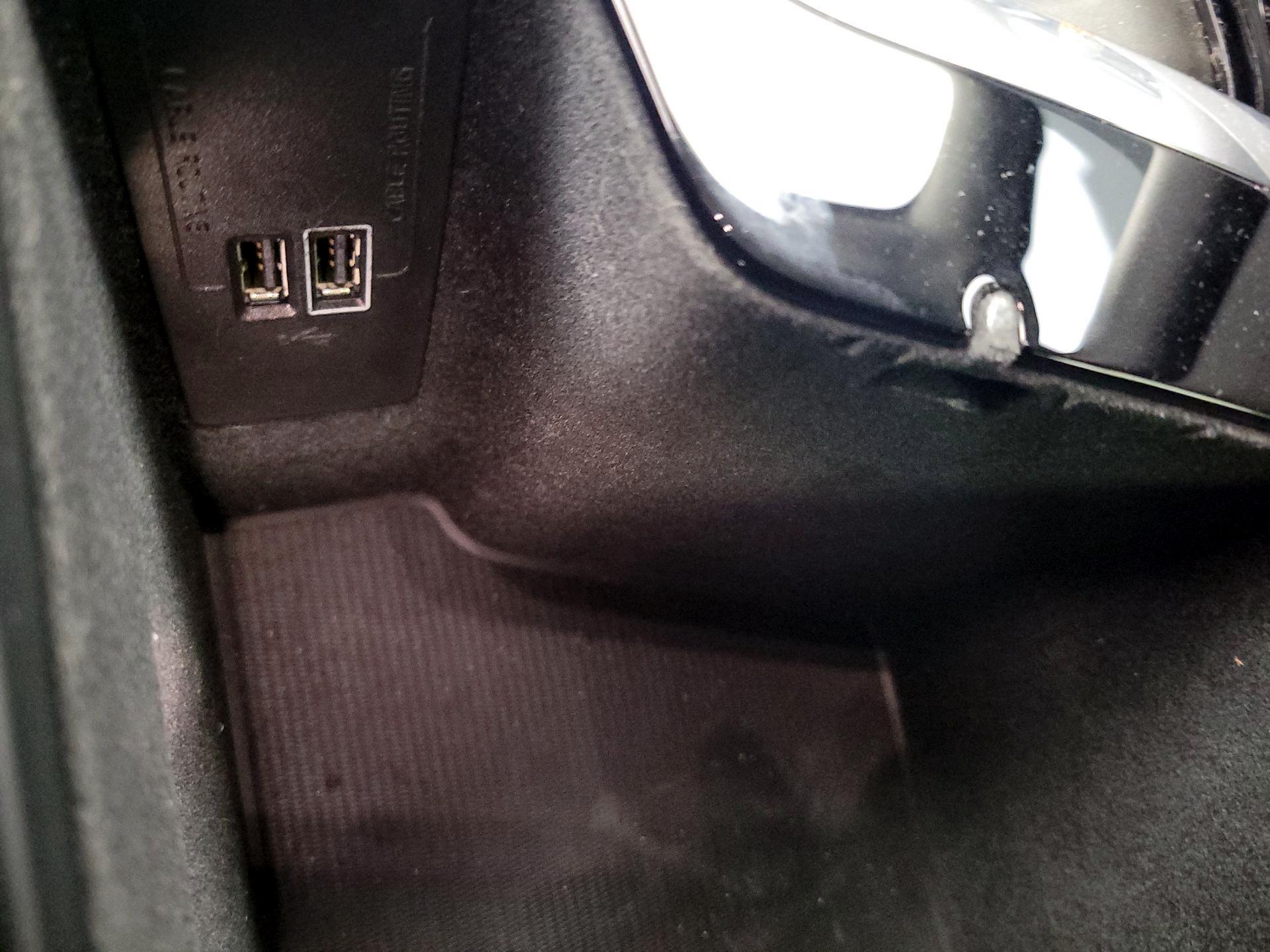 Thumbnail: 2019 Volvo XC60 - 18