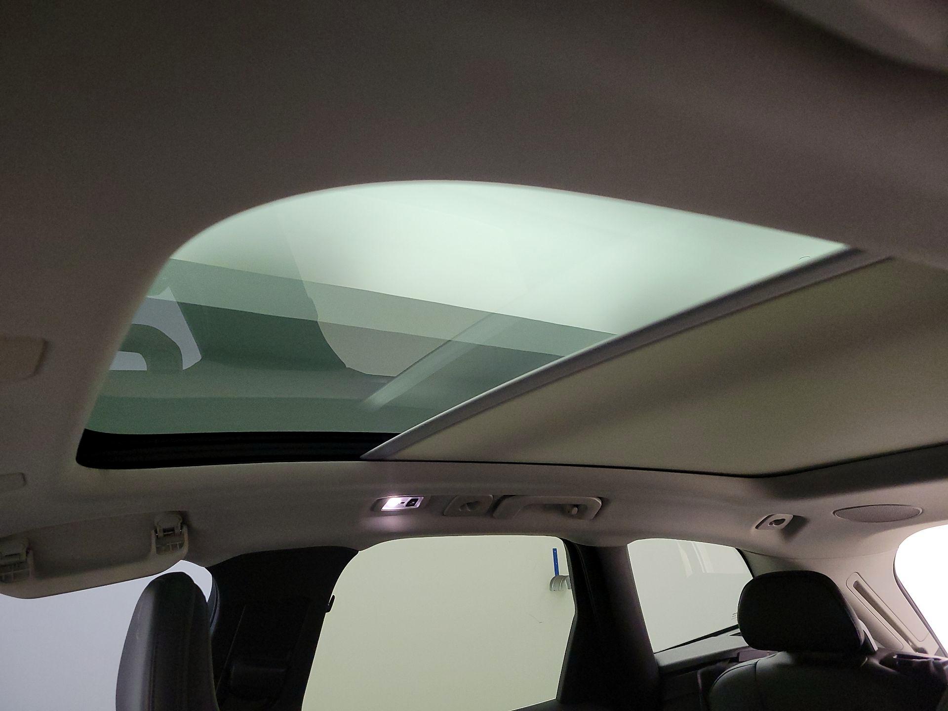 Thumbnail: 2019 Volvo XC60 - 19