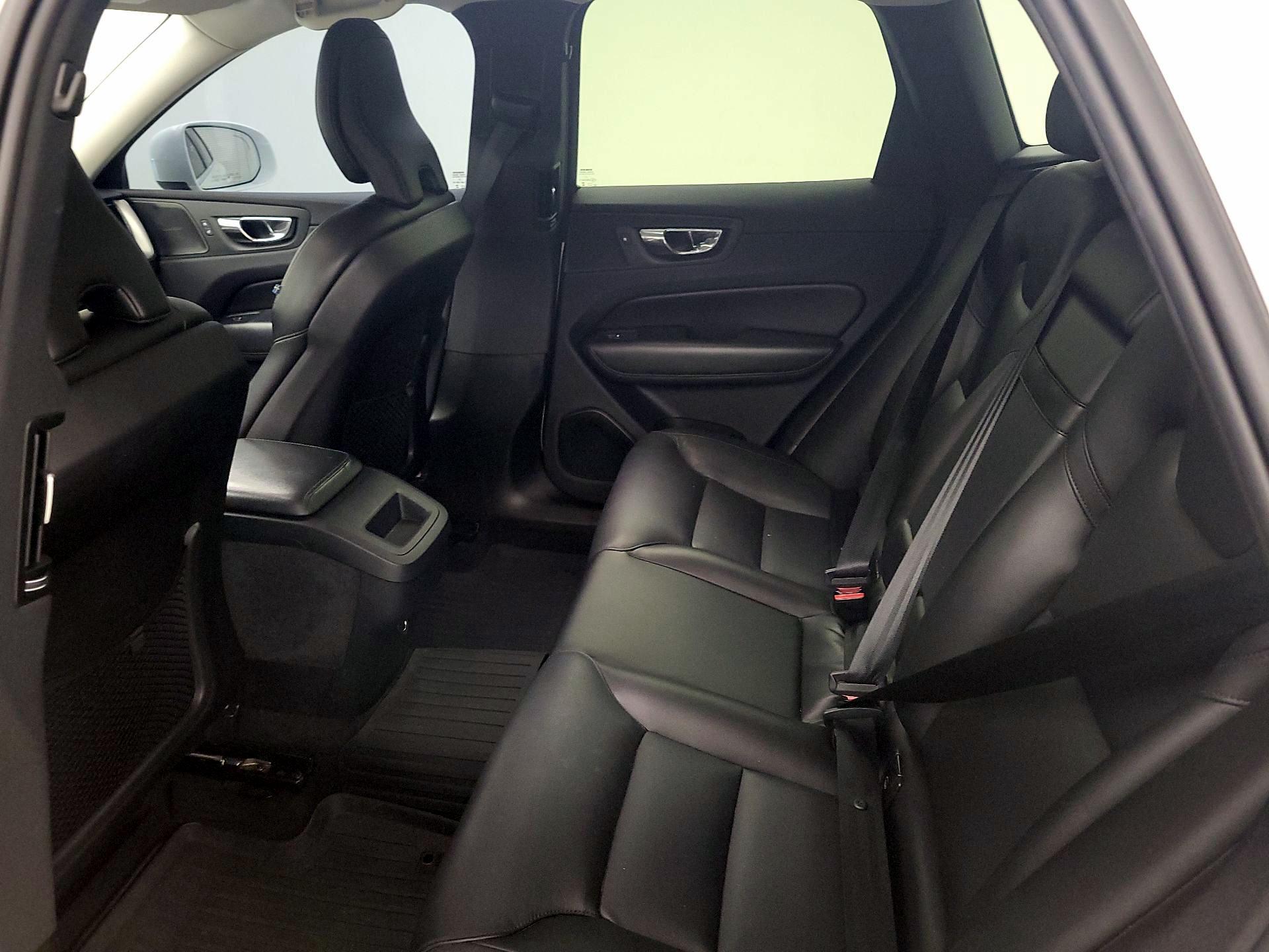 Thumbnail: 2019 Volvo XC60 - 20