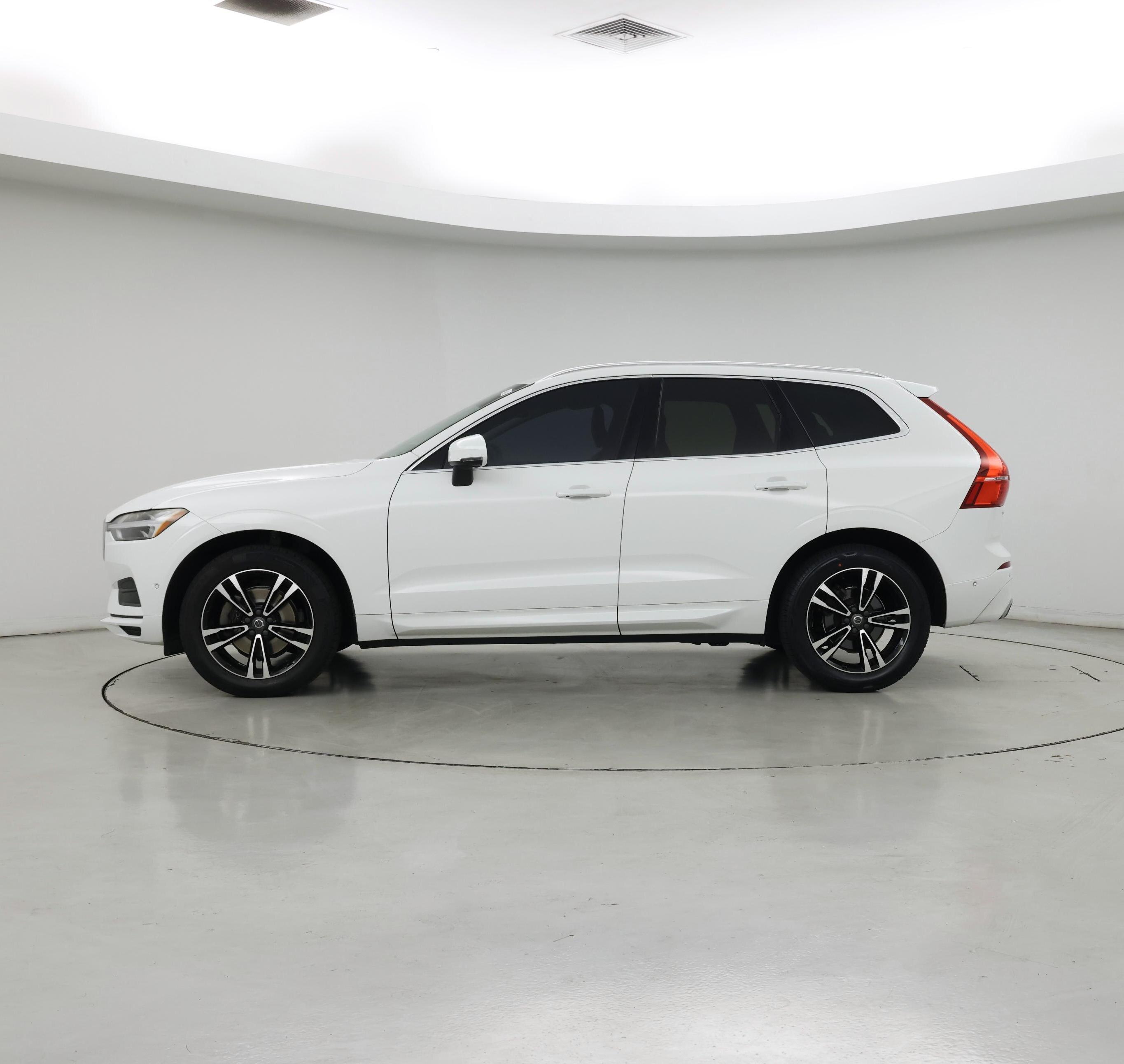 Thumbnail: 2019 Volvo XC60 - 3