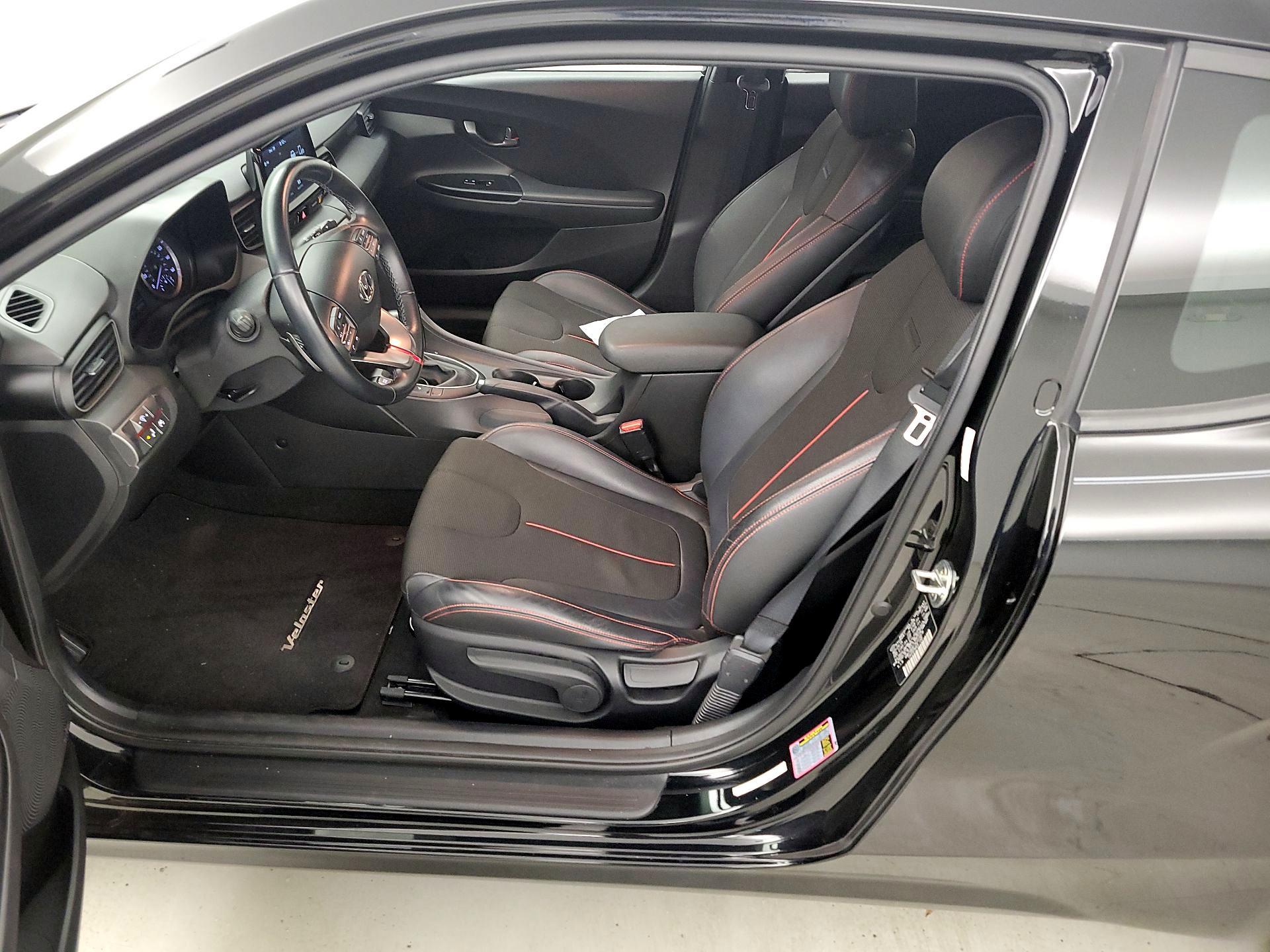 Thumbnail: 2019 Hyundai Veloster - 11