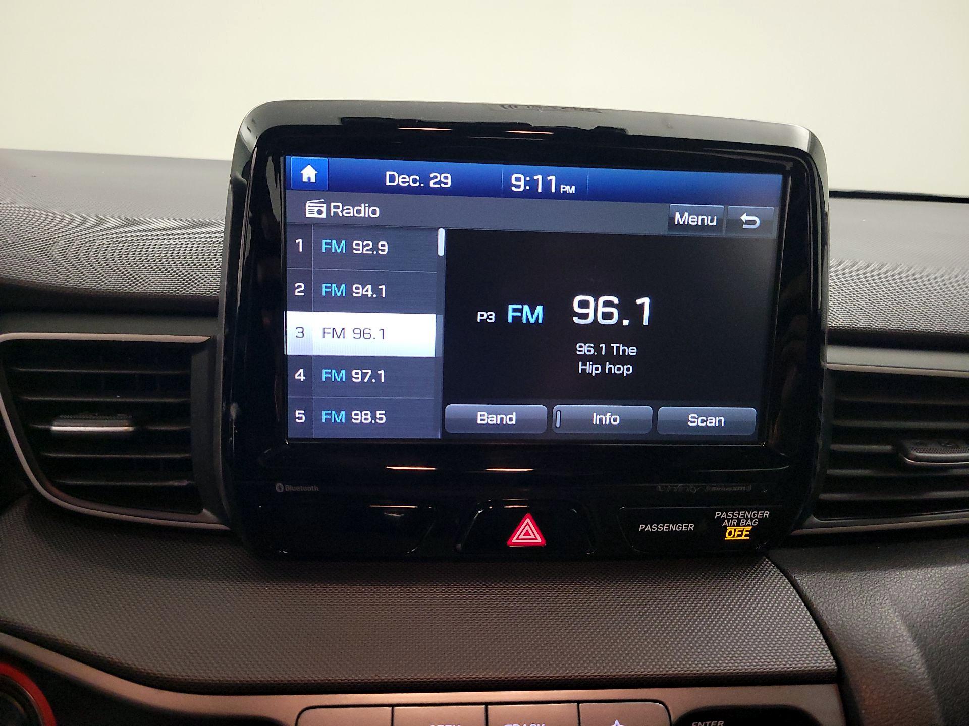 Thumbnail: 2019 Hyundai Veloster - 15