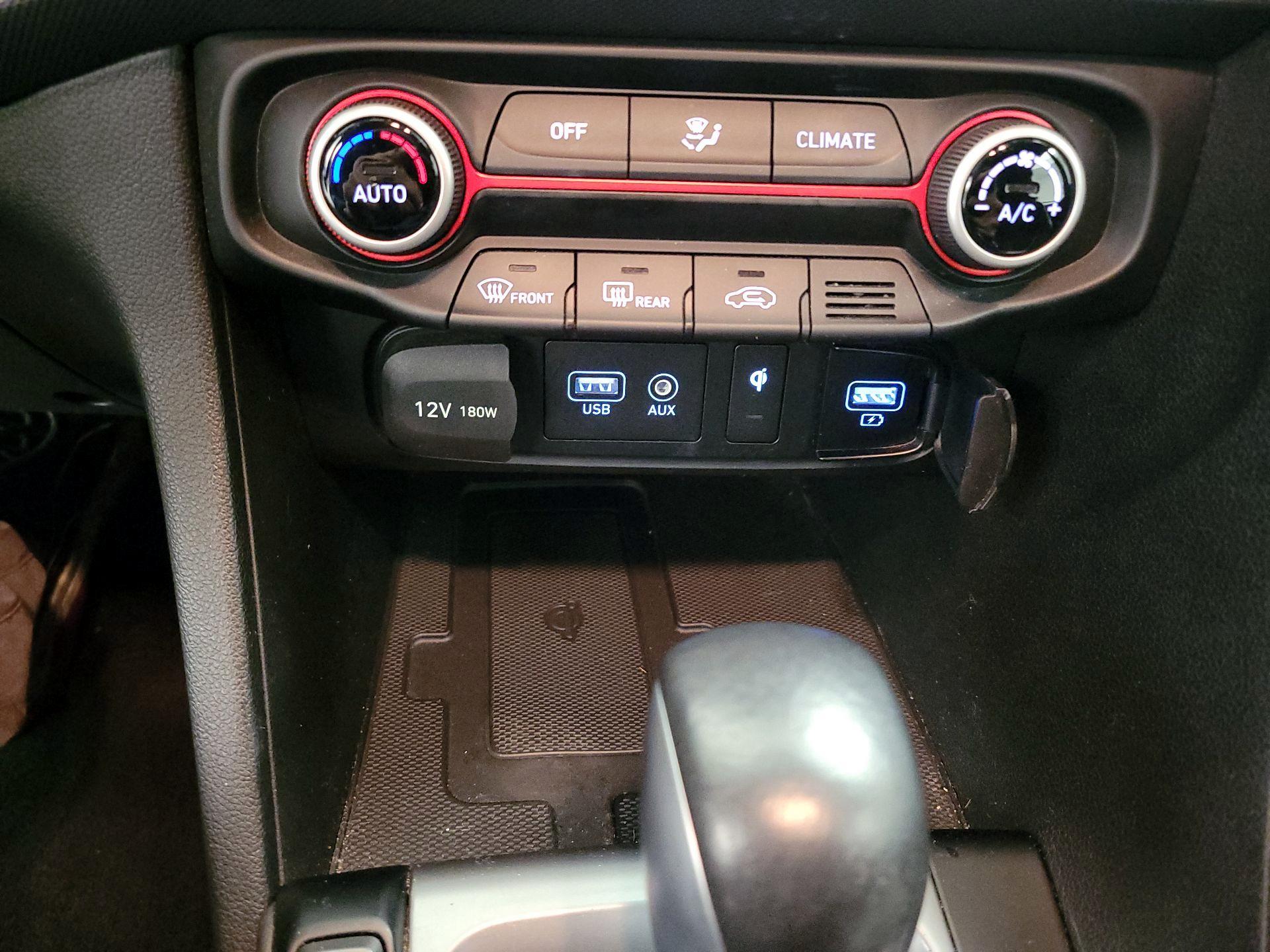 Thumbnail: 2019 Hyundai Veloster - 16