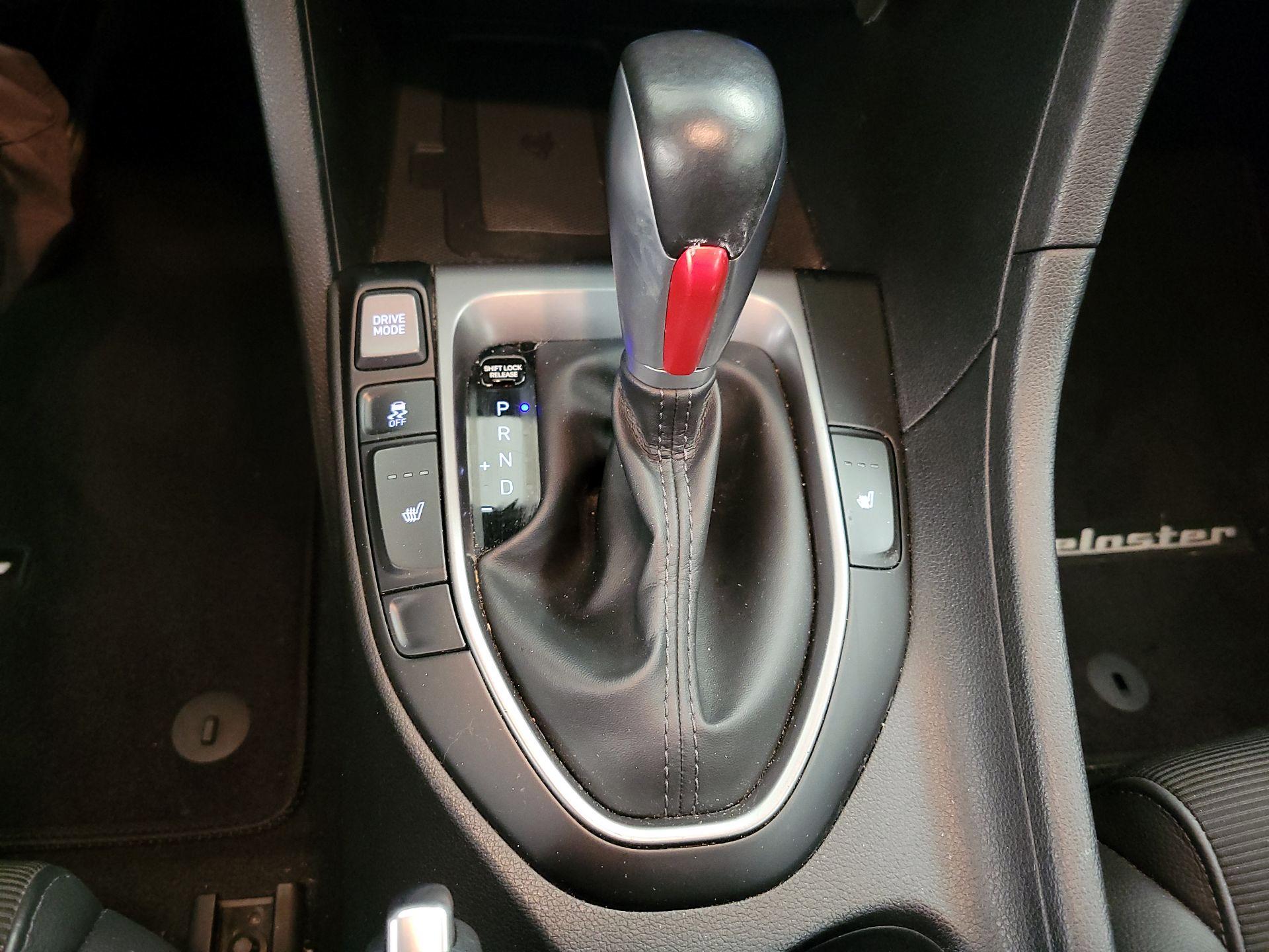 Thumbnail: 2019 Hyundai Veloster - 17